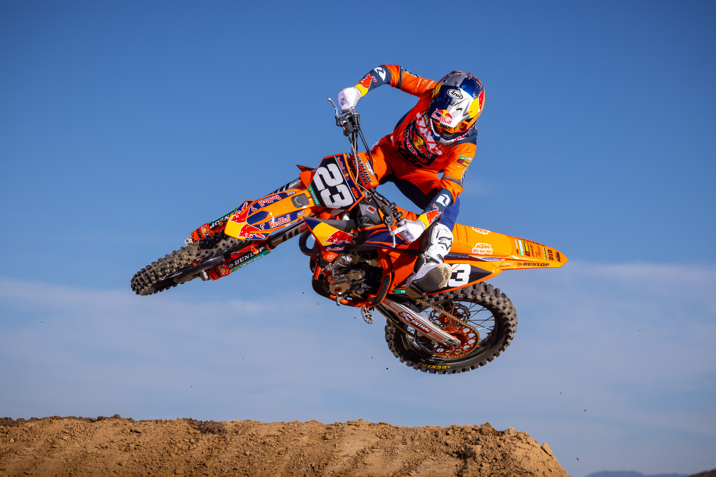 660130_BeaumerKTMDec24-Cudby-087_Team Shooting Red Bull KTM SX 2025_MY25 KTM 250 SX-F FACTORY EDITION_MY25 KTM 250 SX-F FACTORY EDITION