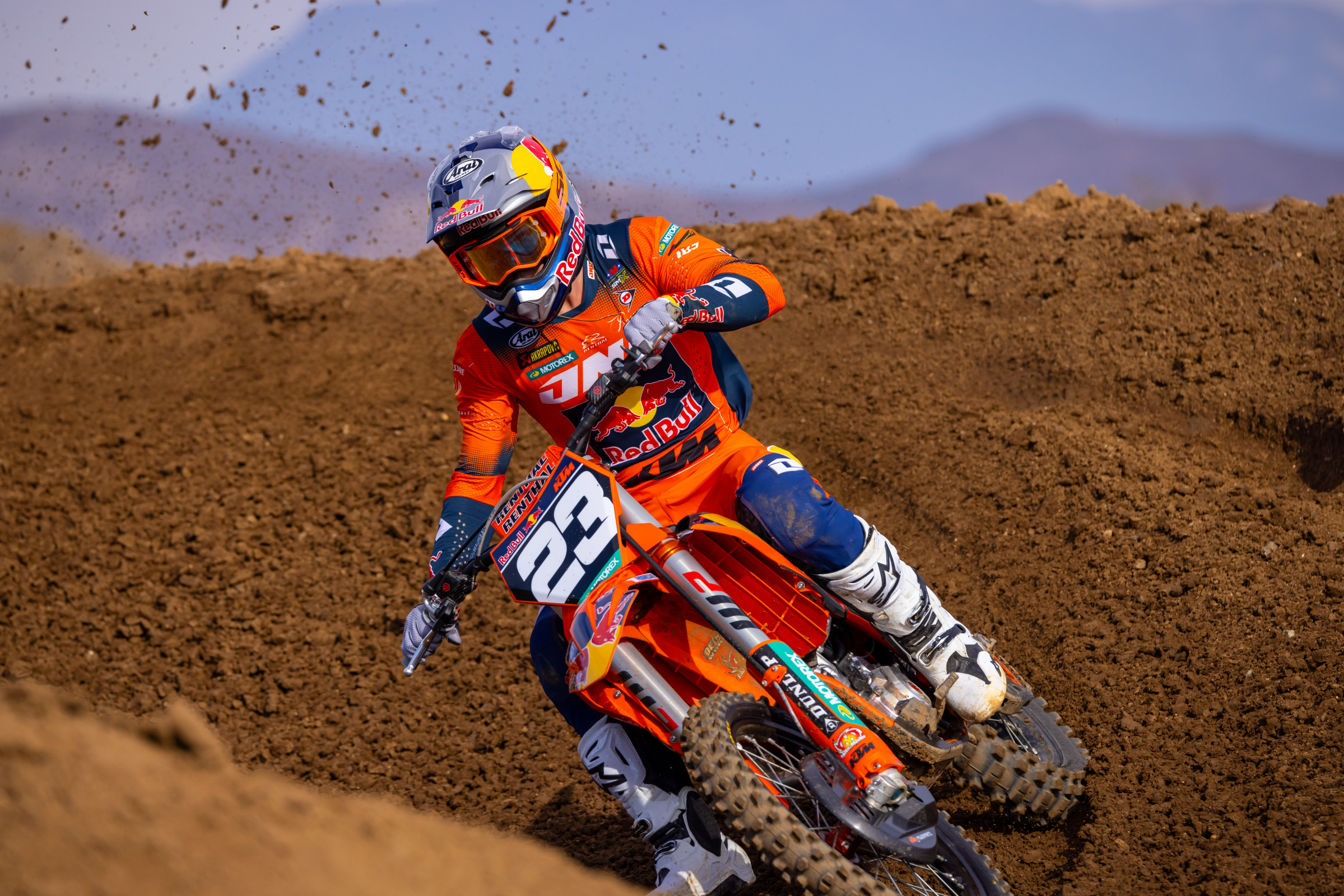 660151_BeaumerKTMDec24-Cudby-146_Team Shooting Red Bull KTM SX 2025