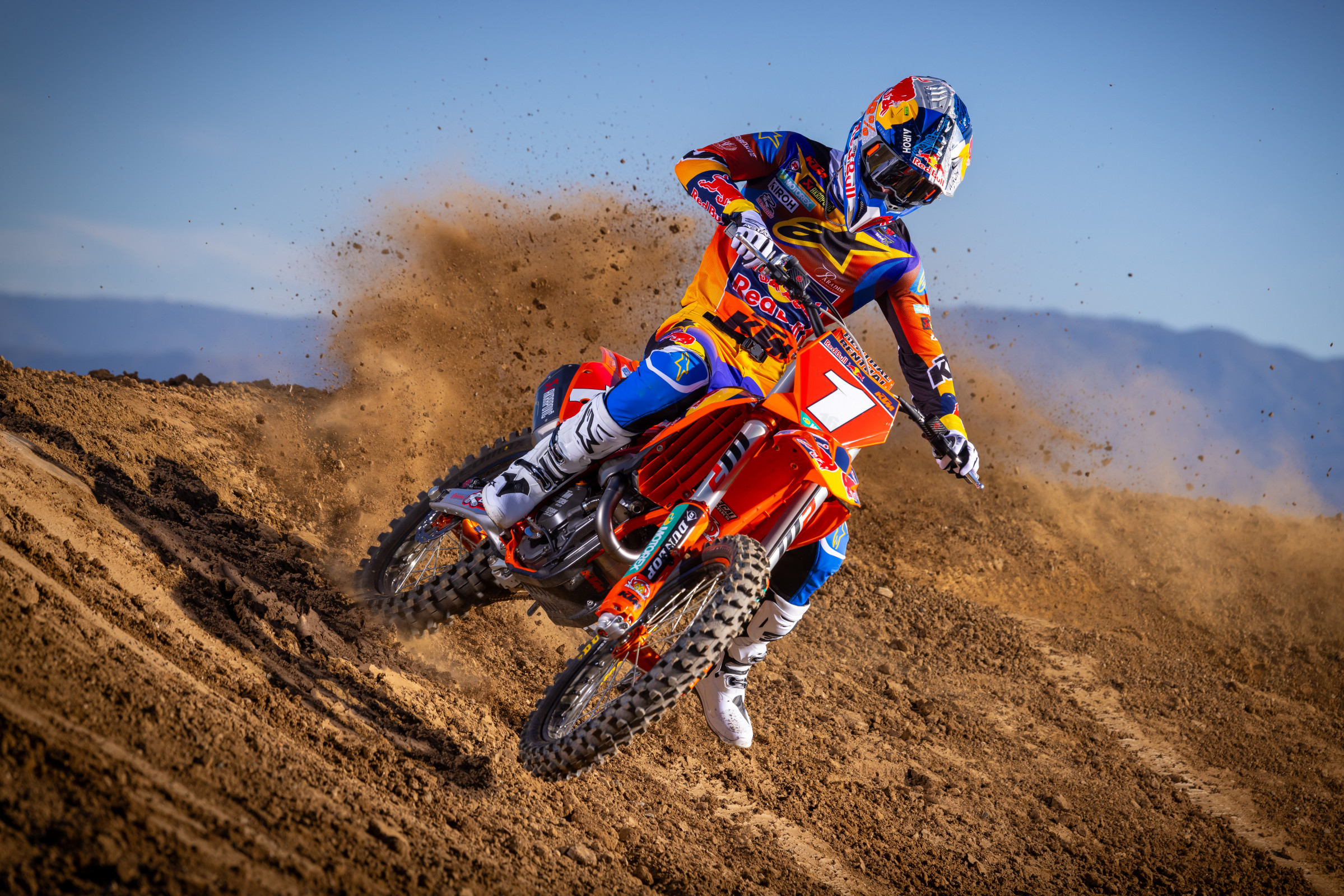 660243_VialleKTMDec24-Cudby-096_Team Shooting Red Bull KTM SX 2025_MY25 KTM 250 SX-F FACTORY EDITION_MY25 KTM 250 SX-F FACTORY EDITION