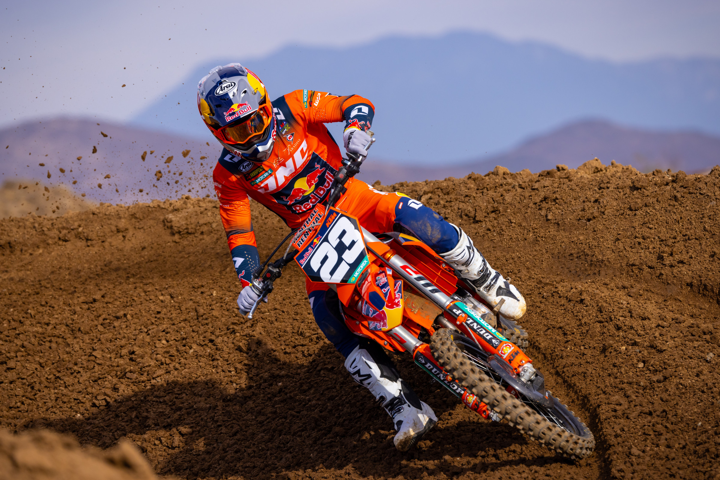 660150_BeaumerKTMDec24-Cudby-144_Team Shooting Red Bull KTM SX 2025