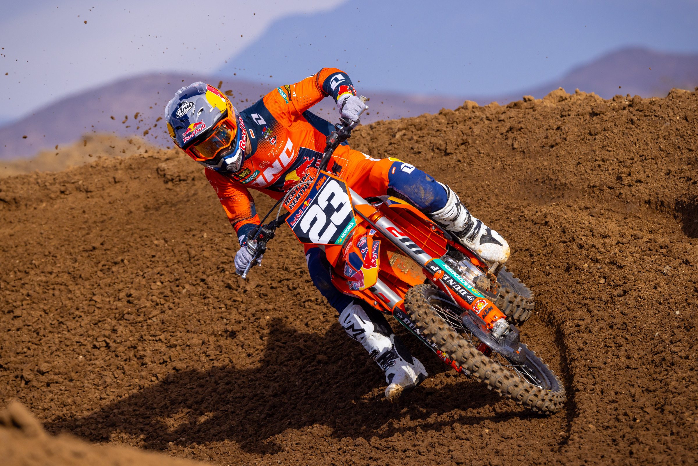 660149_BeaumerKTMDec24-Cudby-143_Team Shooting Red Bull KTM SX 2025