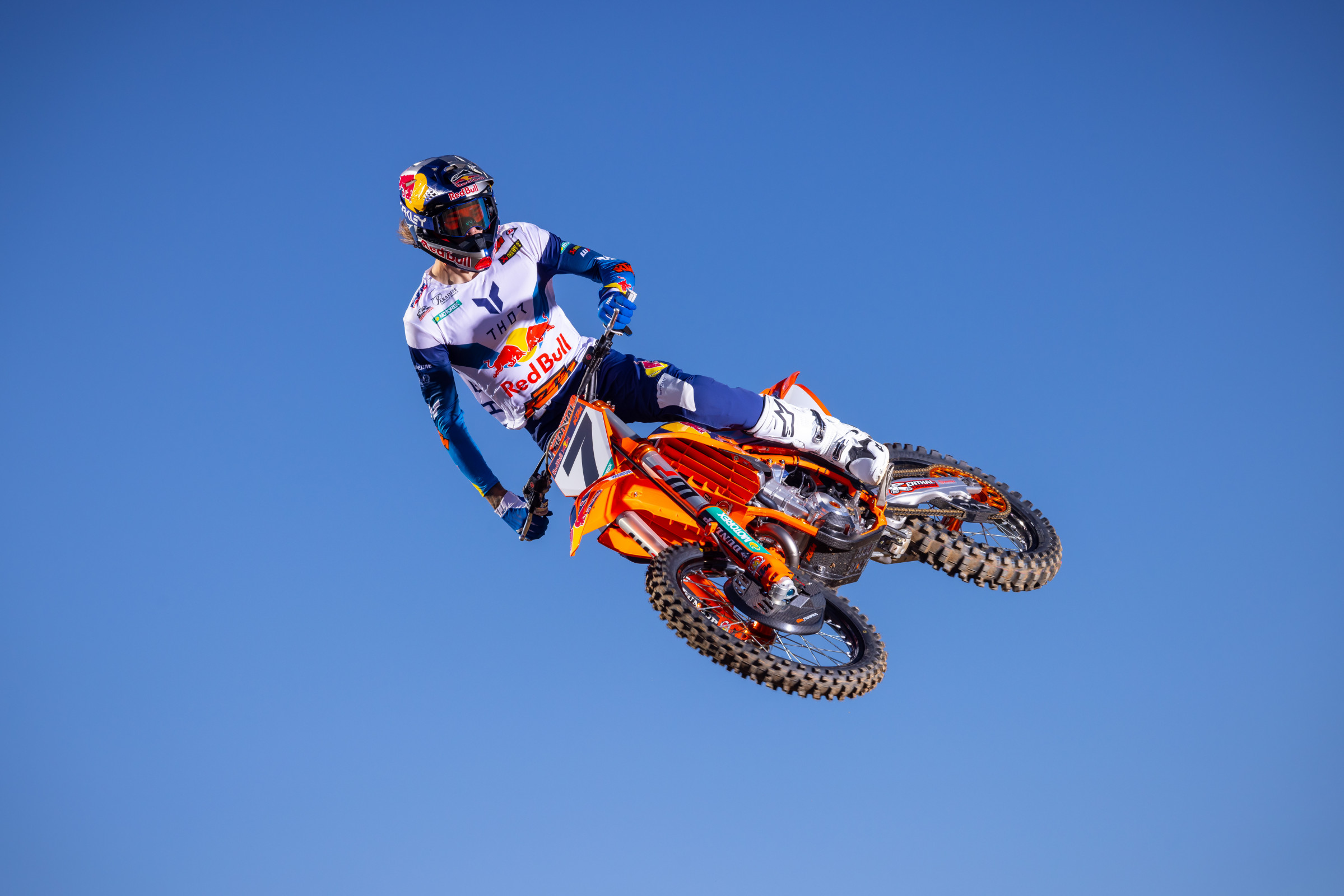 660165_PlessingerKTMDec24-Cudby-056_Team Shooting Red Bull KTM SX 2025