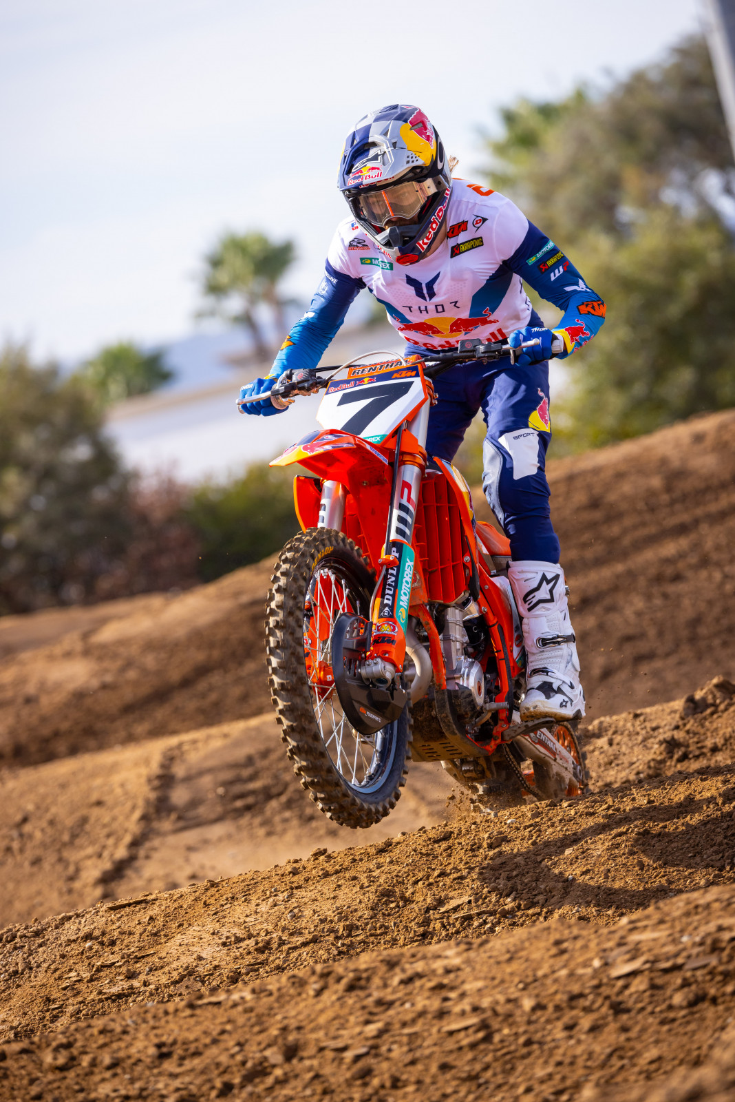 660182_PlessingerKTMDec24-Cudby-137_Team Shooting Red Bull KTM SX 2025