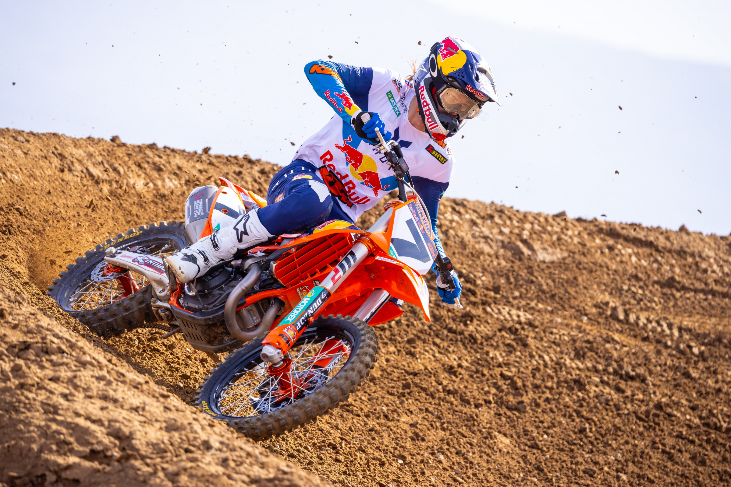 660180_PlessingerKTMDec24-Cudby-133_Team Shooting Red Bull KTM SX 2025_MY25 KTM 450 SX-F FACTORY EDITION_MY25 KTM 450 SX-F FACTORY EDITION