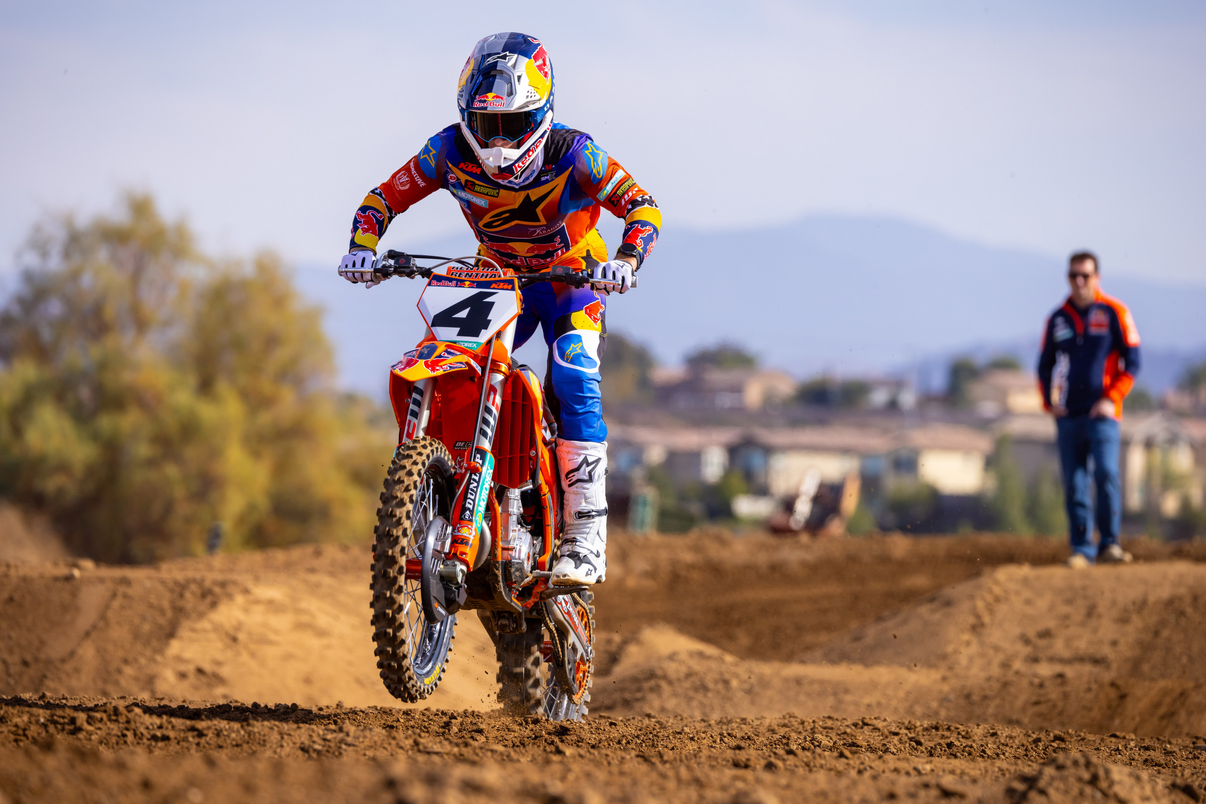 660215_SextonKTMDec24-Cudby-181_Team Shooting Red Bull KTM SX 2025_MY25 KTM 450 SX-F FACTORY EDITION_MY25 KTM 450 SX-F FACTORY EDITION