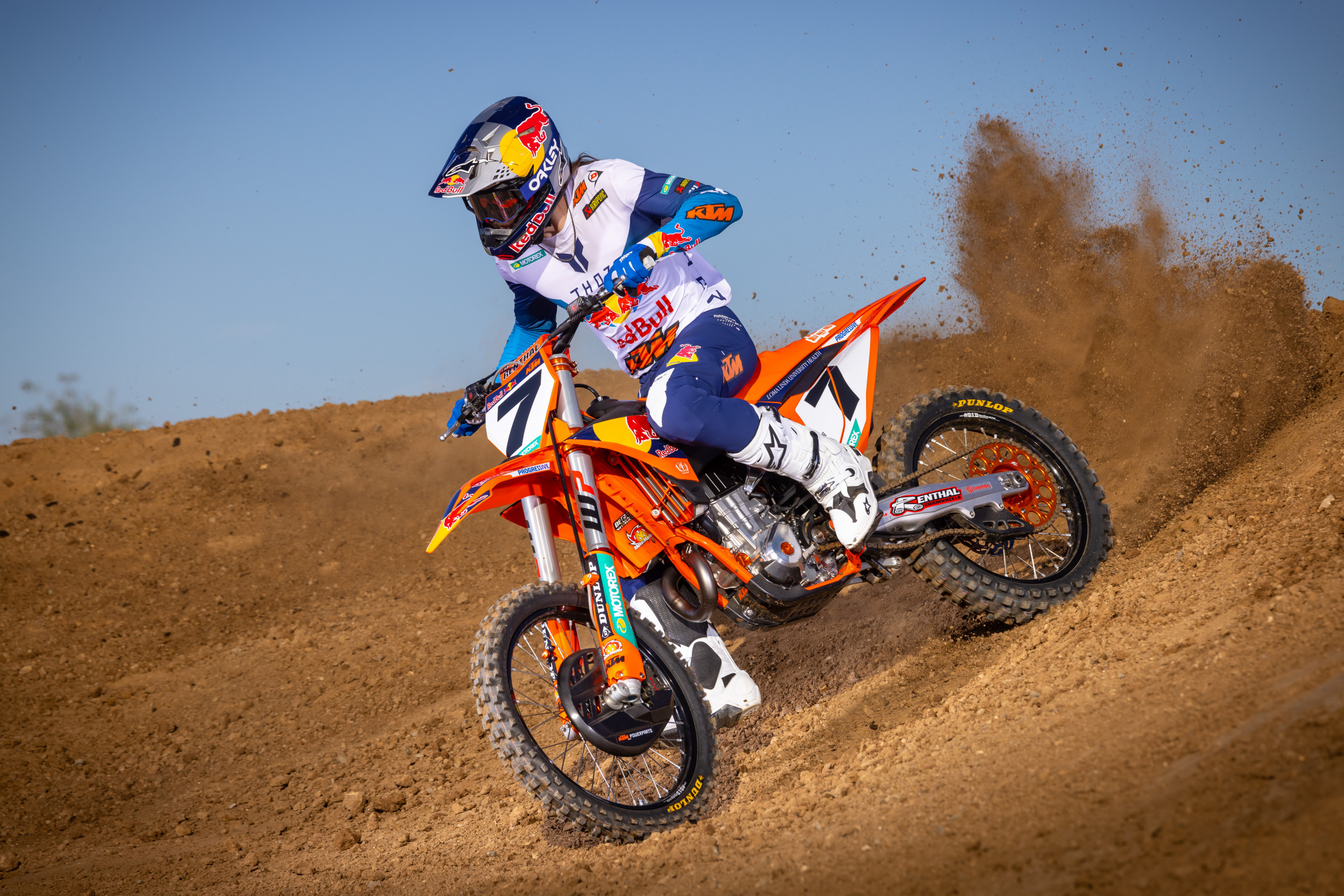 660172_PlessingerKTMDec24-Cudby-078_Team Shooting Red Bull KTM SX 2025_MY25 KTM 450 SX-F FACTORY EDITION_MY25 KTM 450 SX-F FACTORY EDITION
