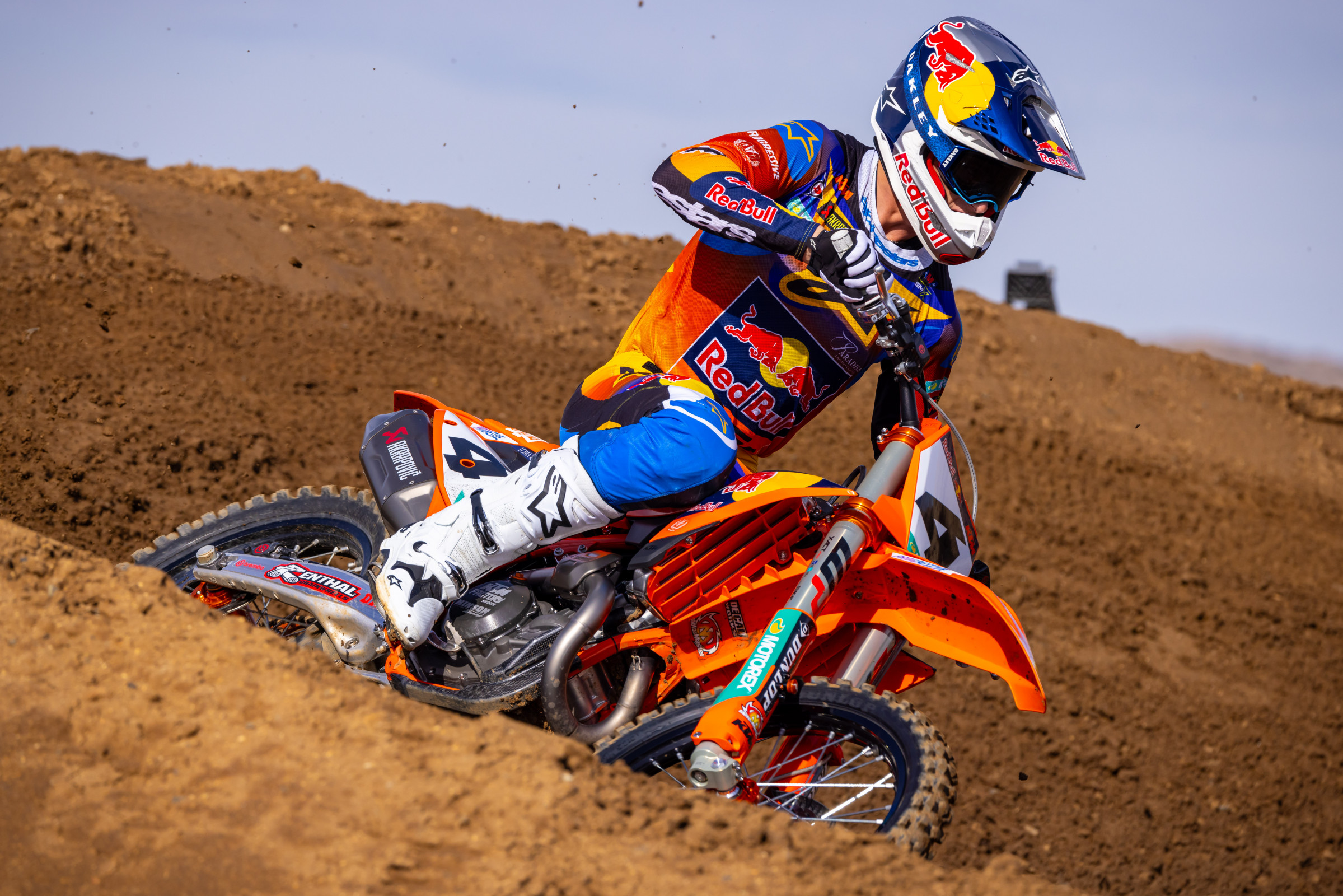 660213_SextonKTMDec24-Cudby-177_Team Shooting Red Bull KTM SX 2025_MY25 KTM 450 SX-F FACTORY EDITION_MY25 KTM 450 SX-F FACTORY EDITION