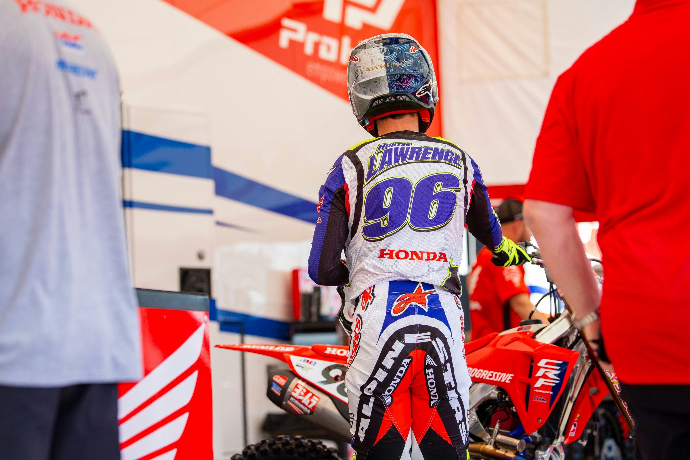 Hunter Lawrence to Undergo Shoulder Surgery, Out for Remainder of Supercross