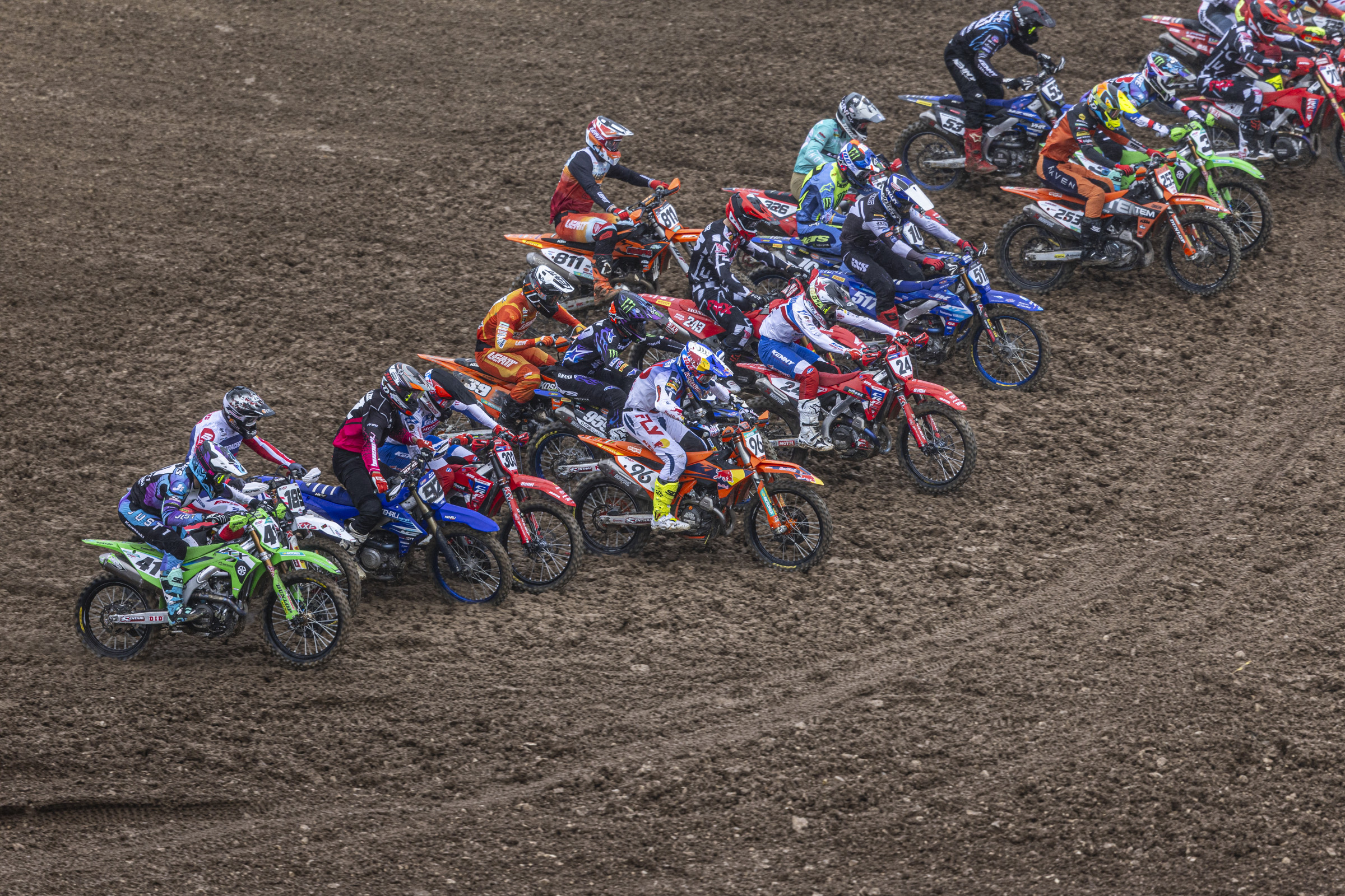 MXGP qualifying race start.