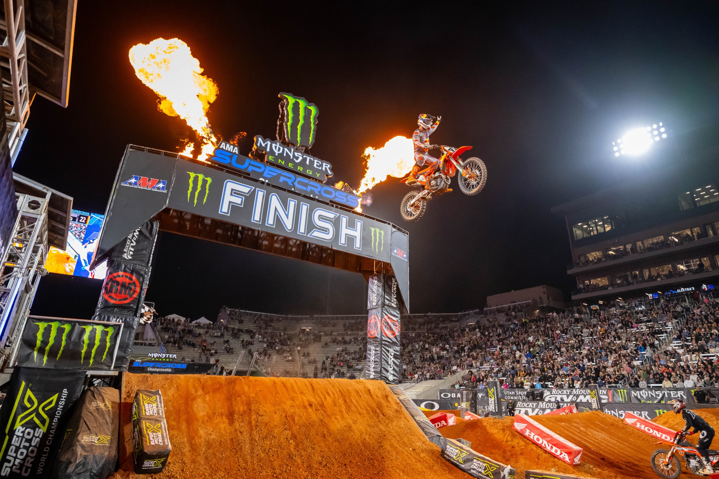 Chase Sexton (KTM) picked ups his 12th career 450SX win.