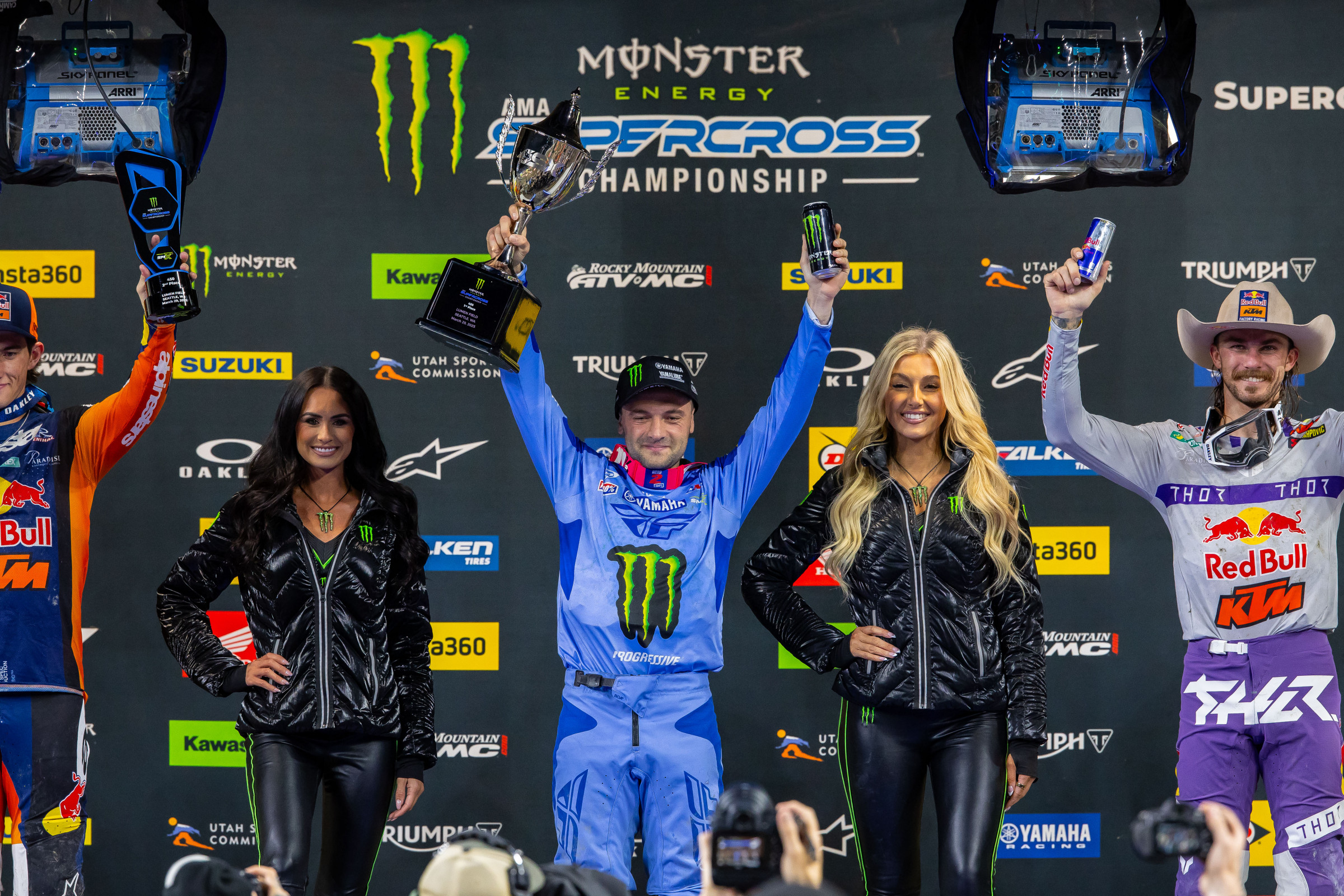 Webb extended his lead to 11 points over Sexton.