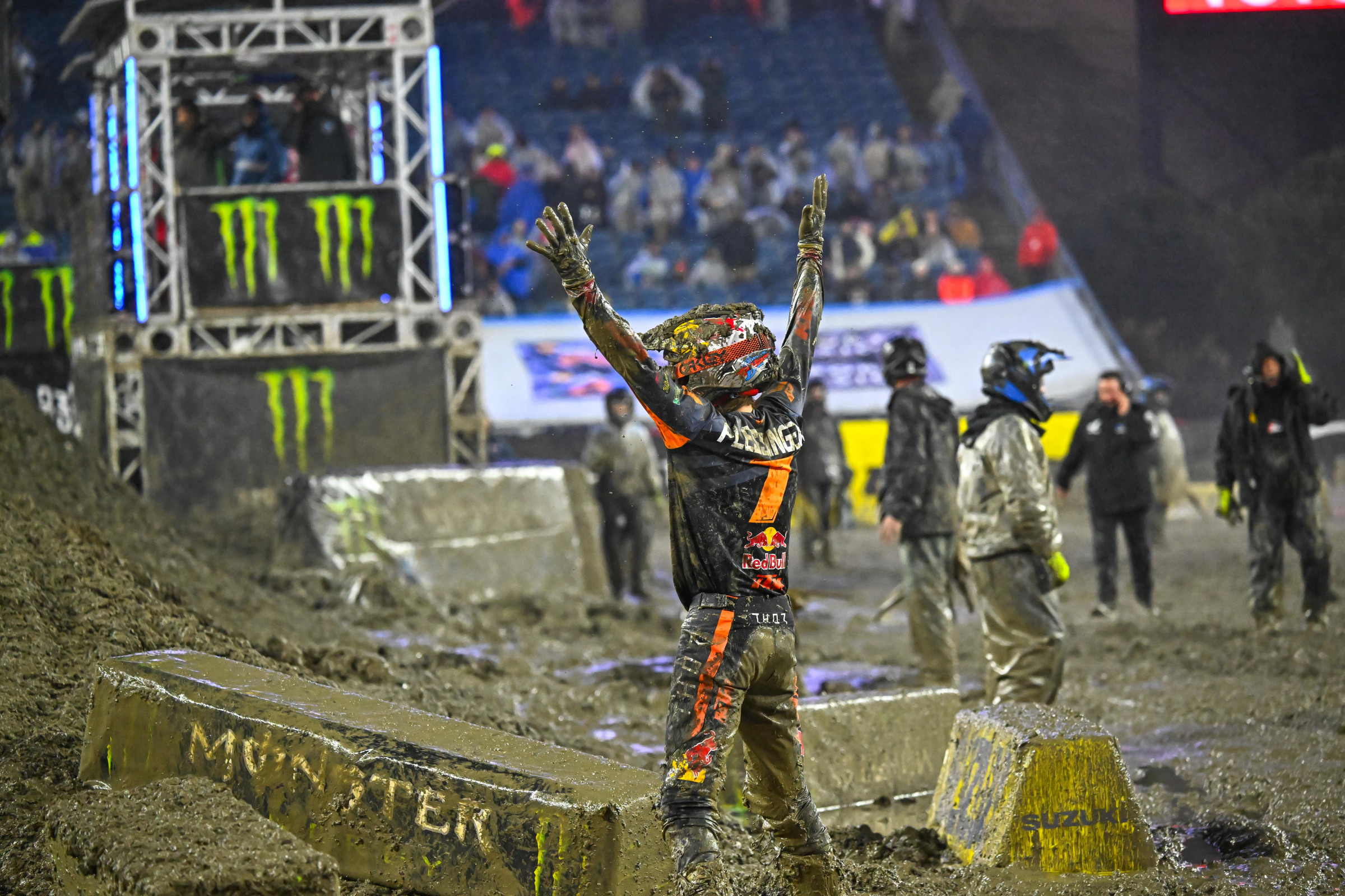 Aaron Plessinger takes the 450SX main event win!