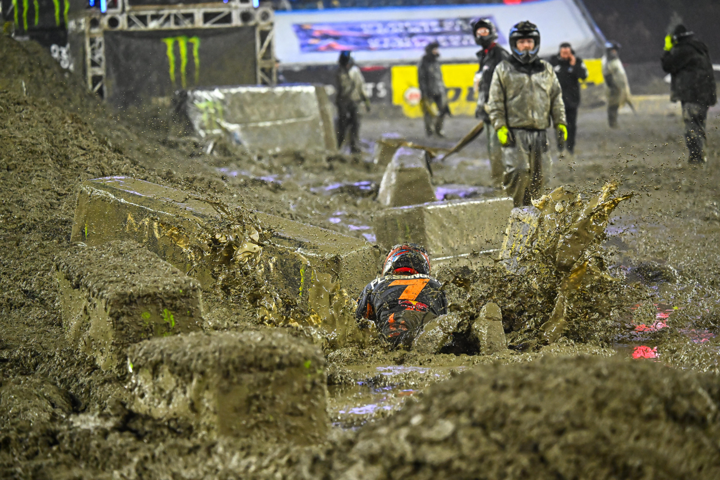 Plessinger celebrates, 2018 Seattle SX style!