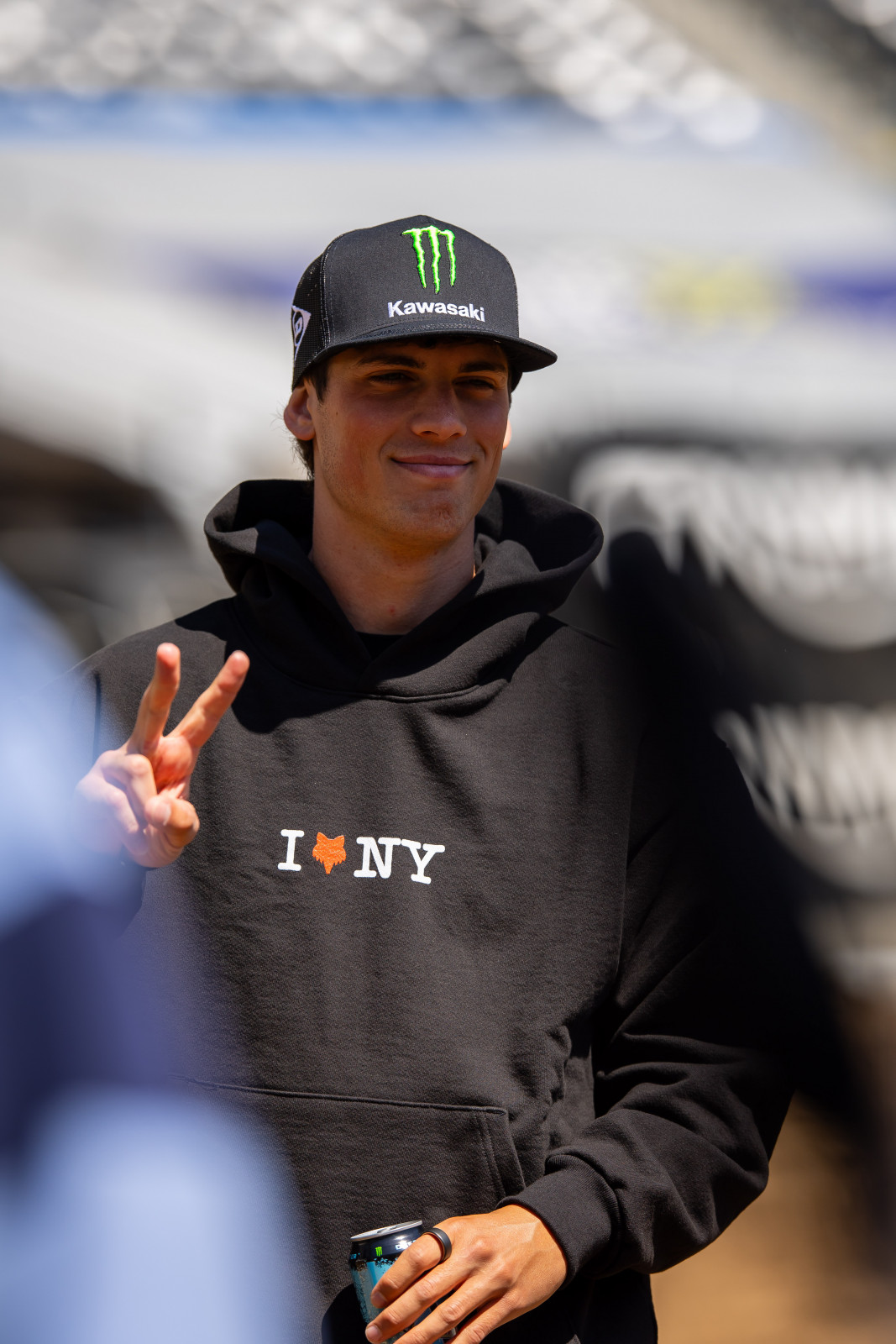 Estoy emocionado por comenzar la temporada una vez que esté sano y espero ganar un campeonato. Por eso vine a Estados Unidos. -Jorge Prado