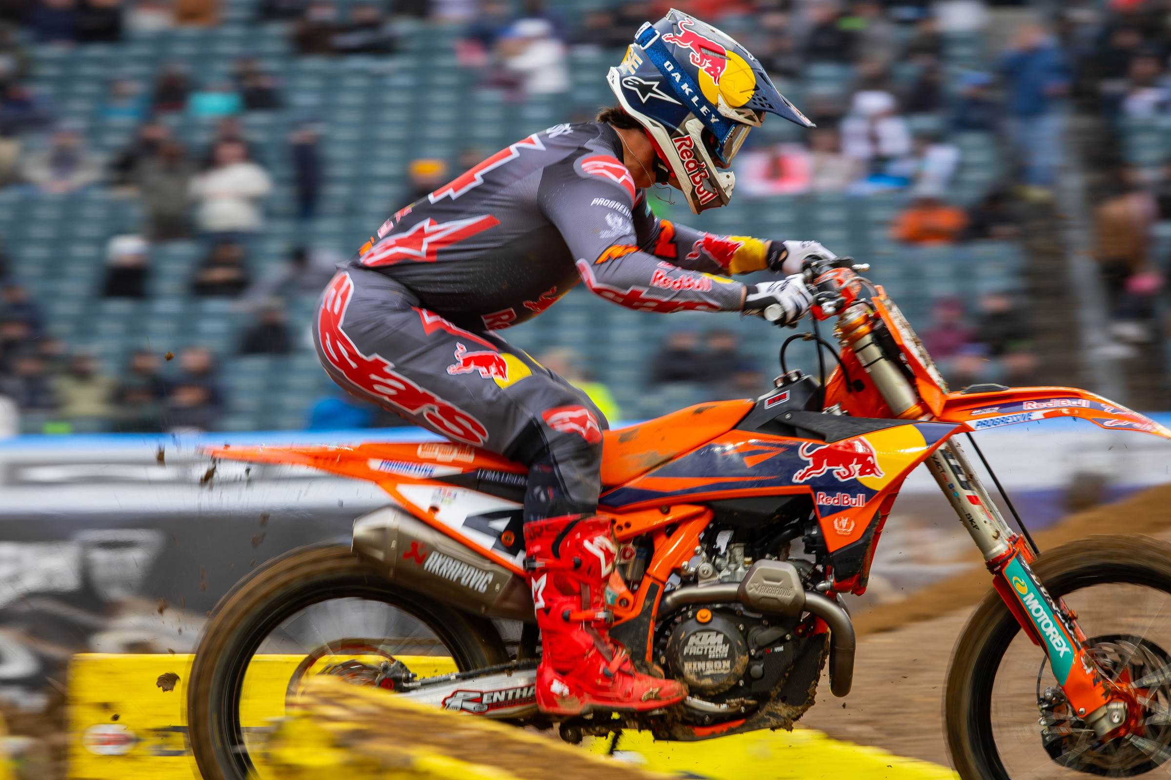 Chase Sexton hosting a whoop clinic.