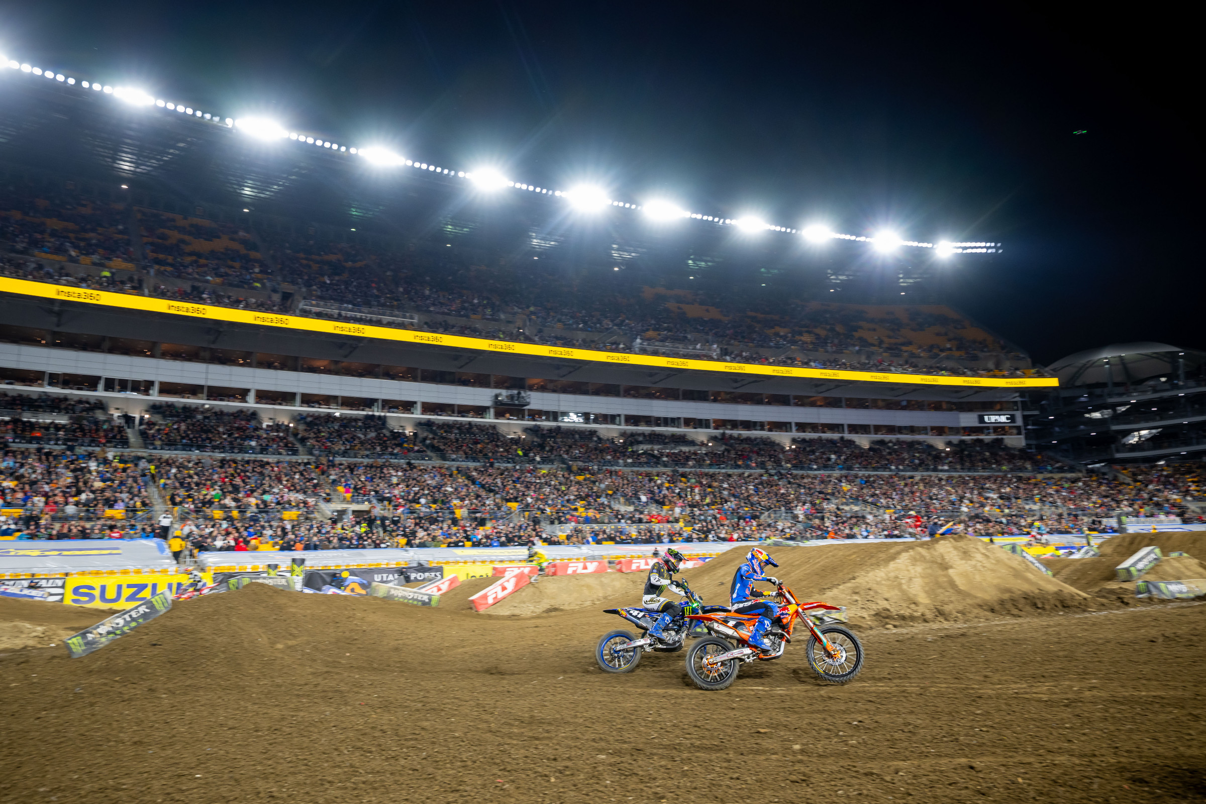 Vialle gets by Thrasher.