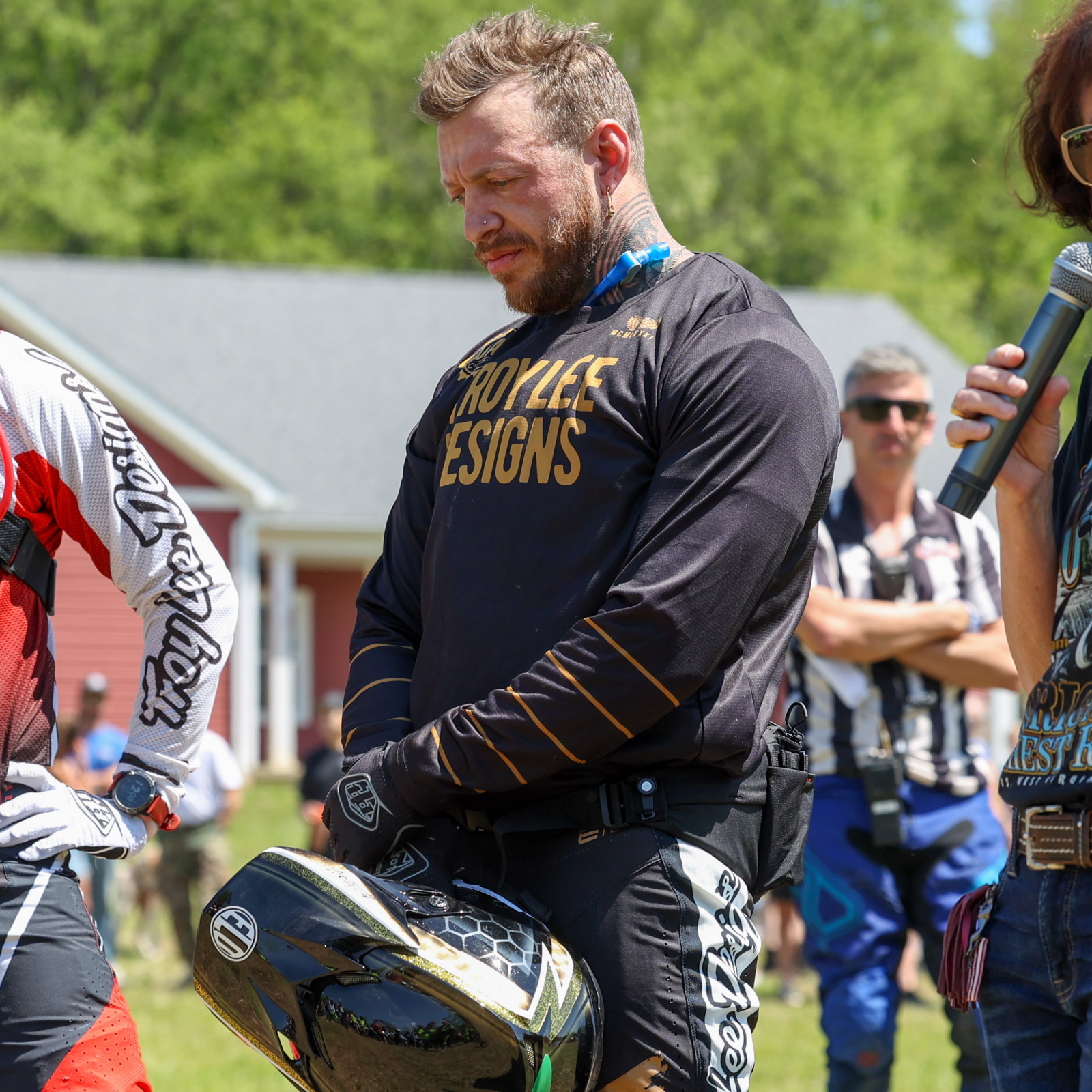 5EF5ADAD-C91C-46DB-9AAE-4C7B1E407FAF