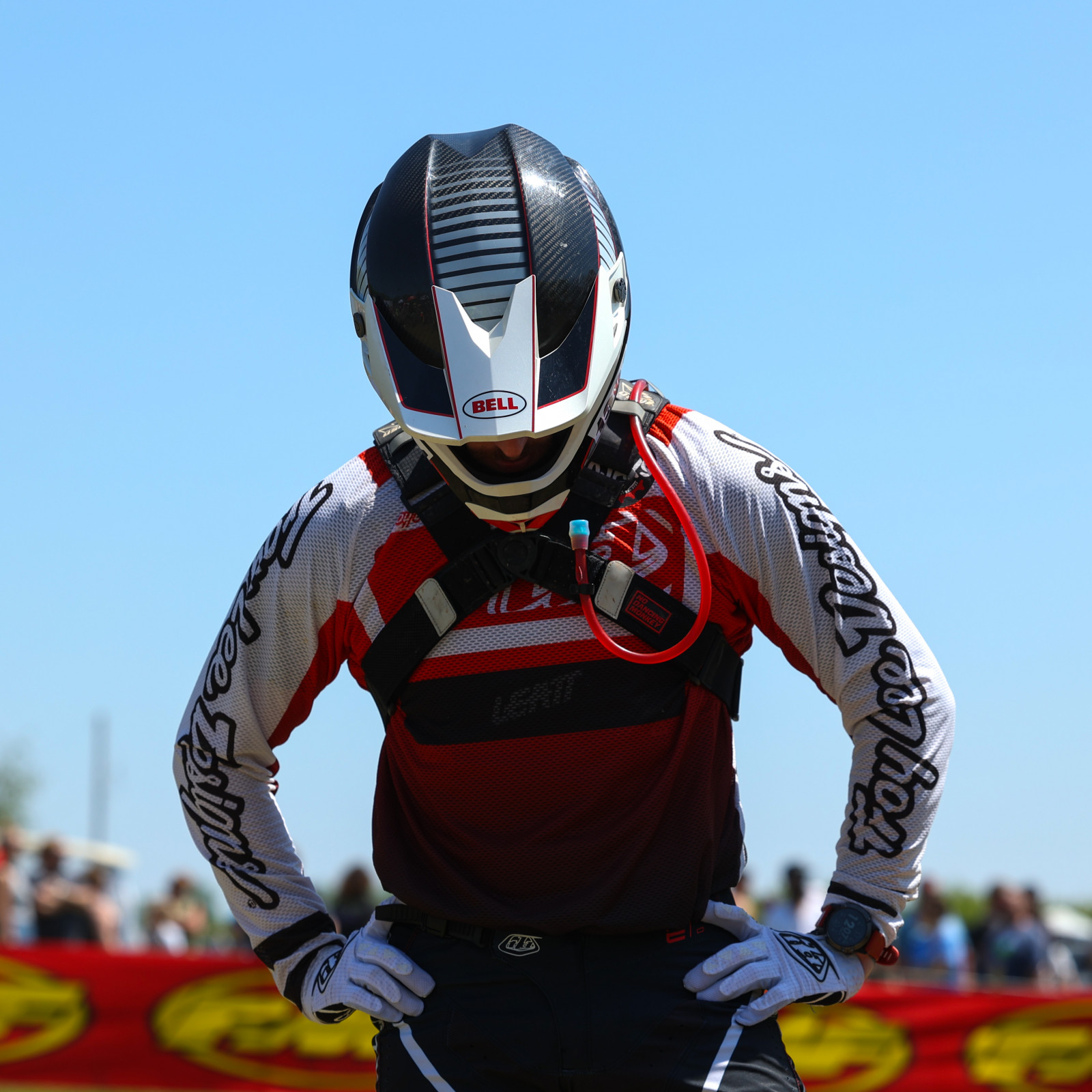 7B8BB9CD-9B38-4E72-BE2A-9414D71B4DEC