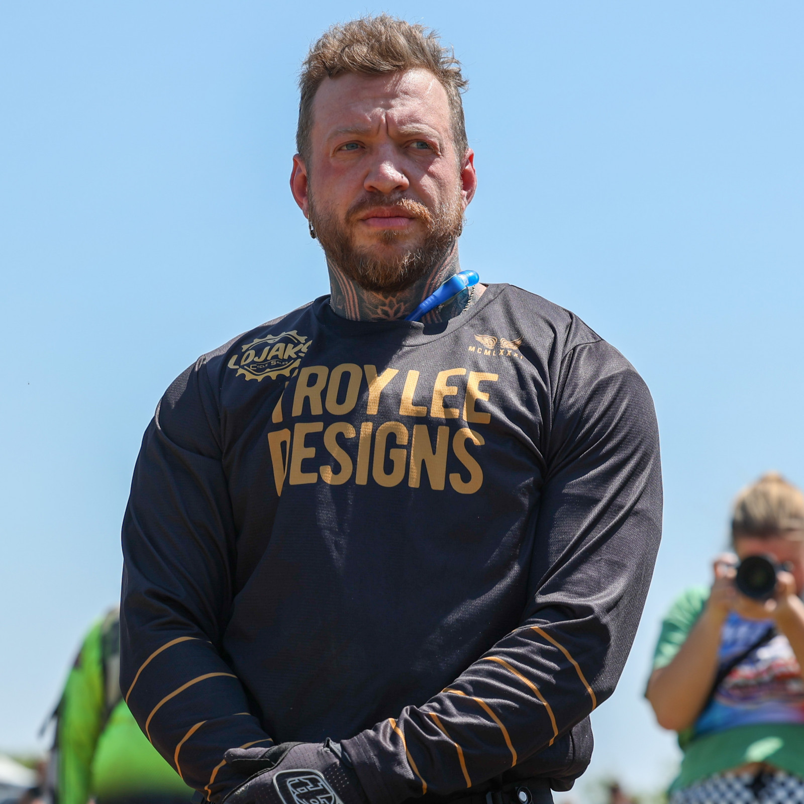 64D30F04-A080-43D4-BE78-35BDDEB88B97