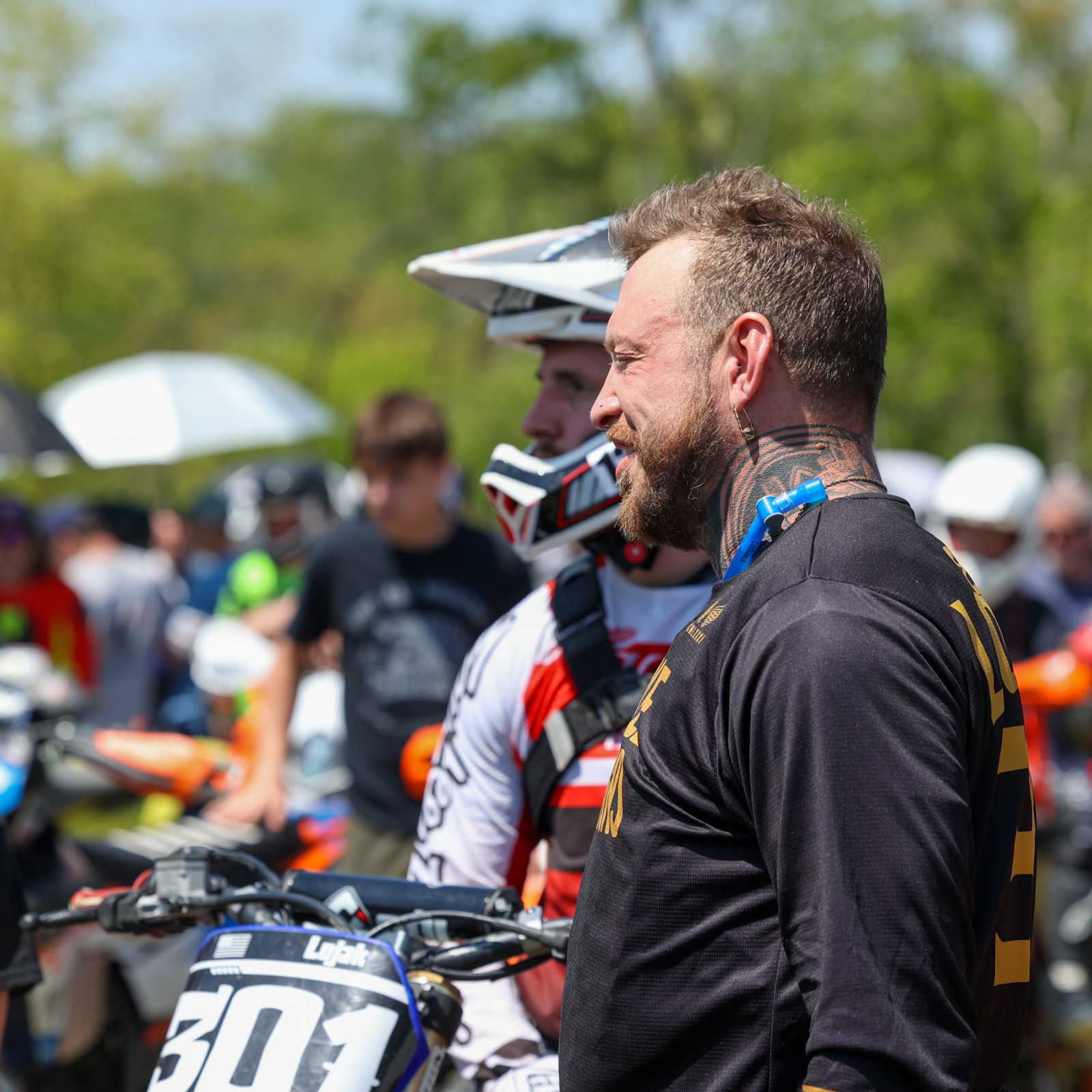 B2FFB6F6-22A0-47A2-9F4A-5ACC9DC326E3