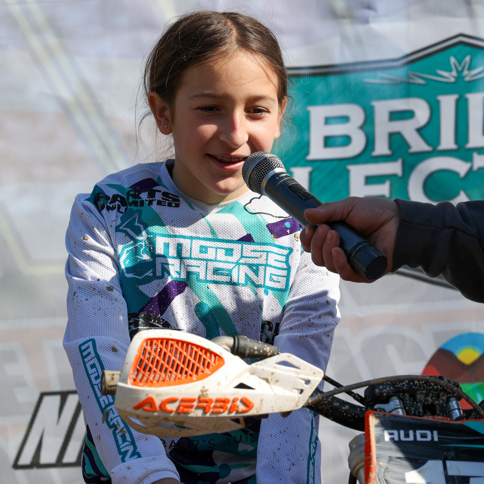 8739F514-CCBF-4DBF-AE40-8D4D076F17FF