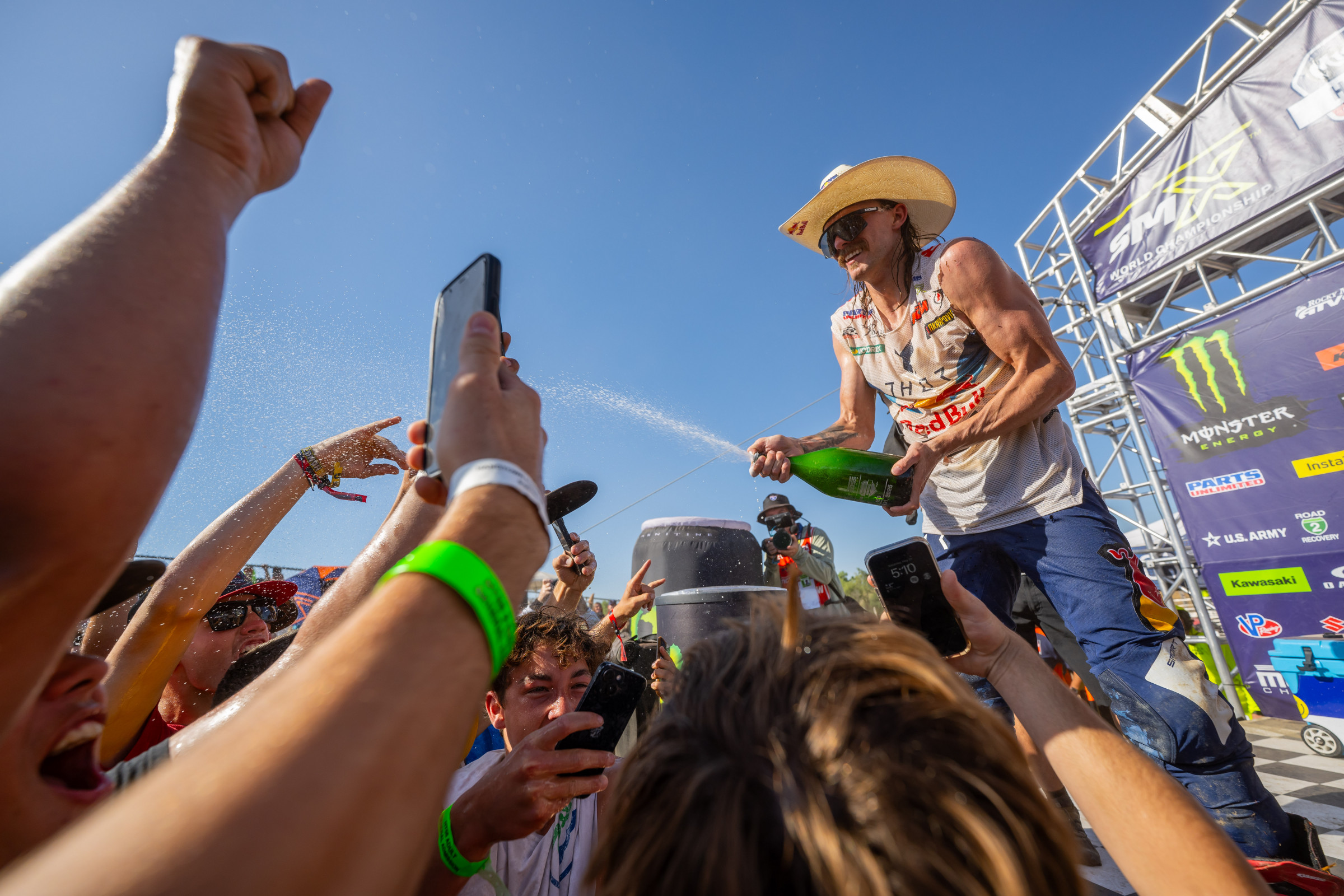 Where'd AP's sleeves go?