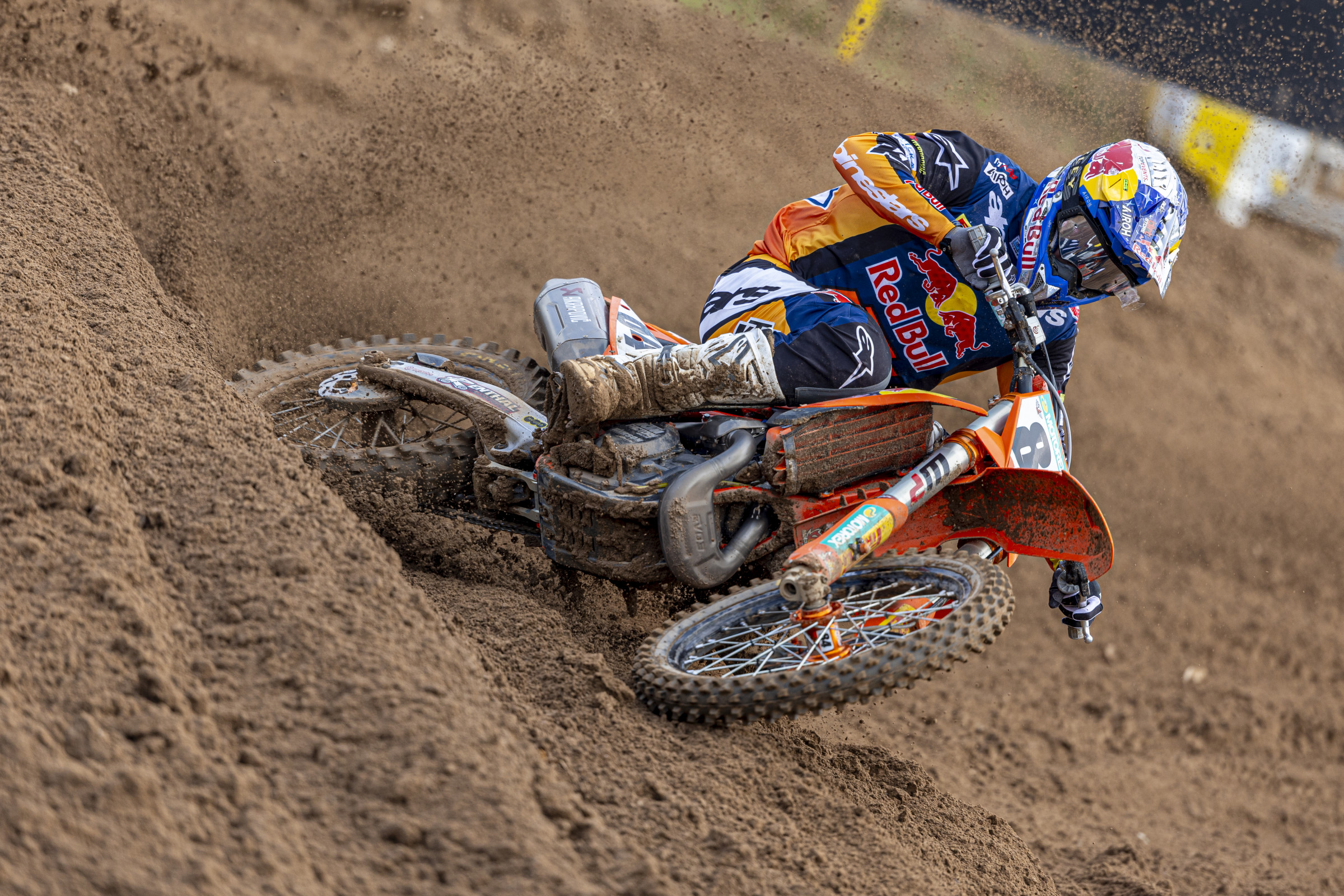 Jeffrey Herlings (MXGP) and Sacha Coenen (MX2) Win in Latvia