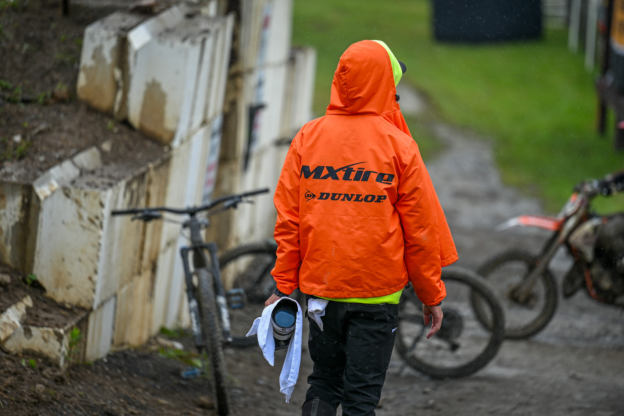 1749505036_49156eaa158f7929416a