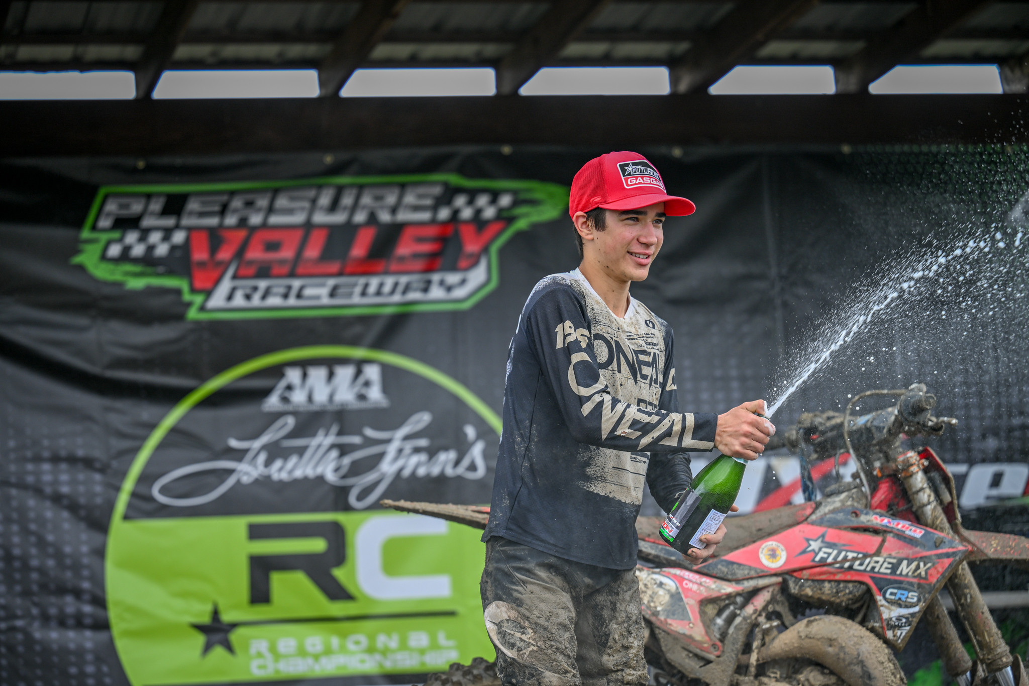 1749505323_0c70d1036003b7775651