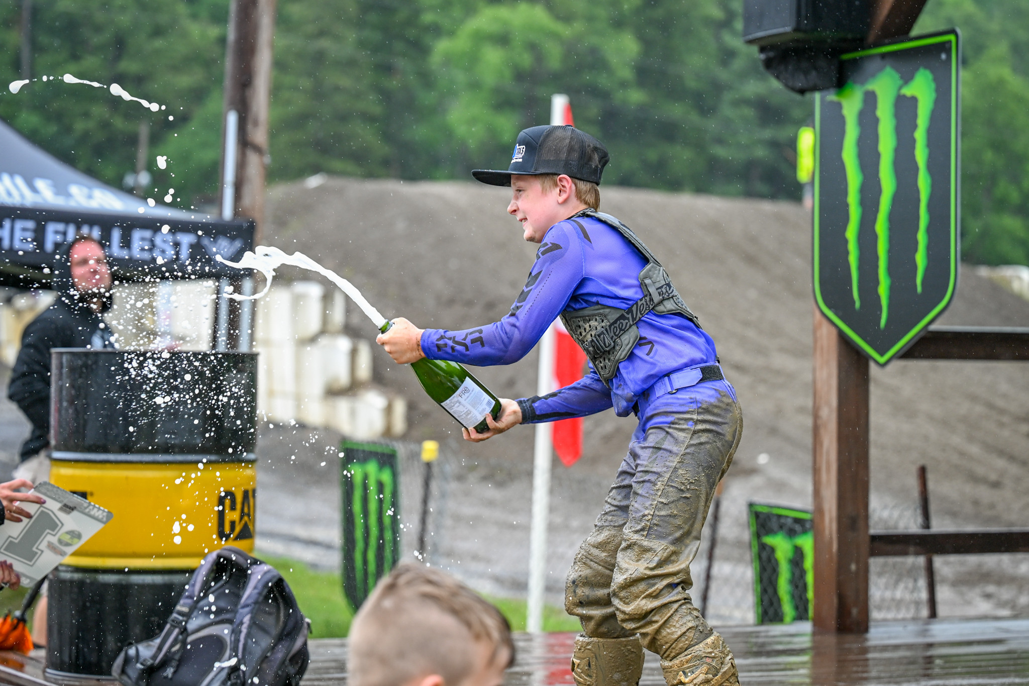 1749505323_fc266cf2d54cbd885408