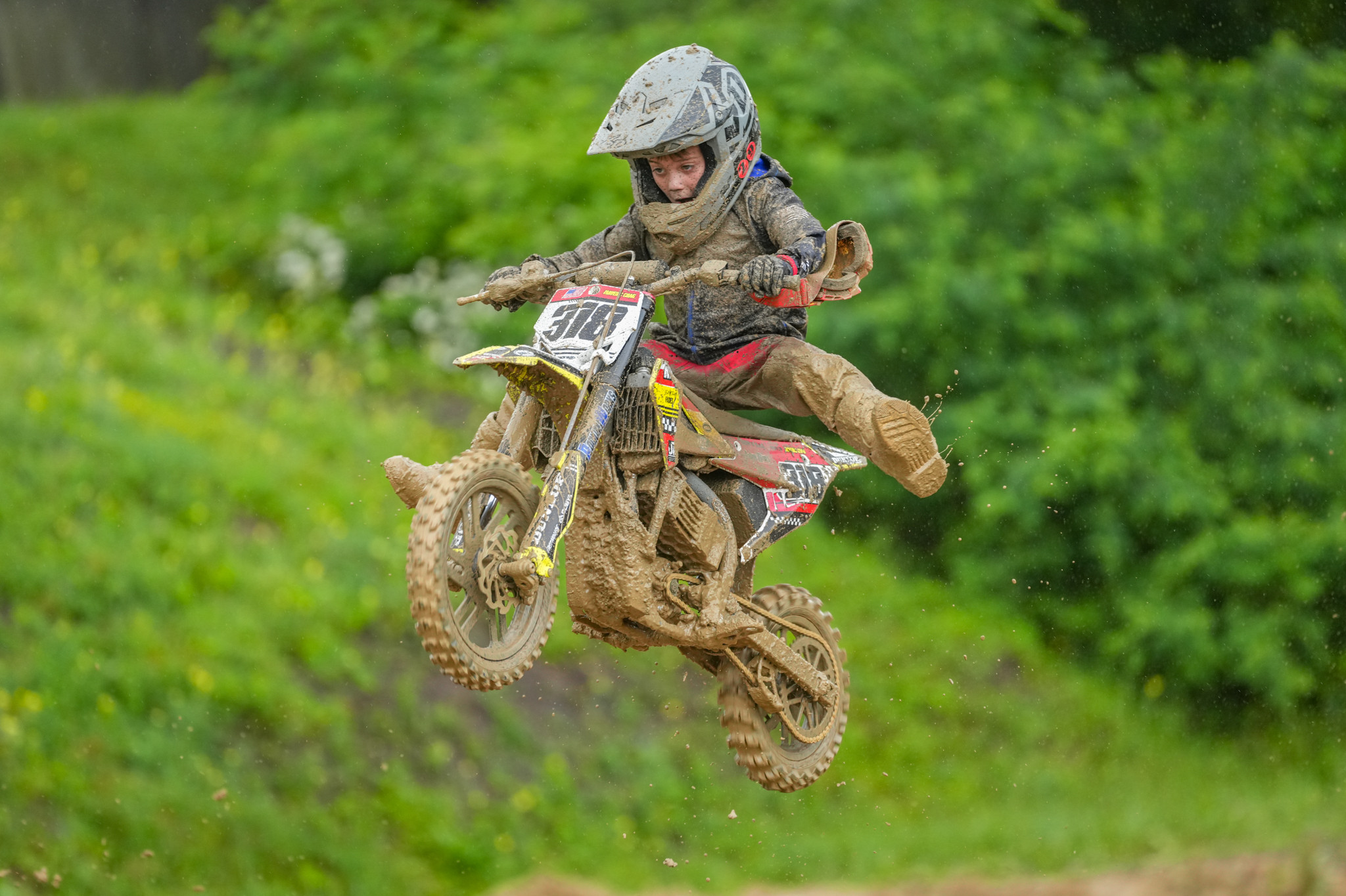 1749505461_9c9091e9f6d5b40eeded