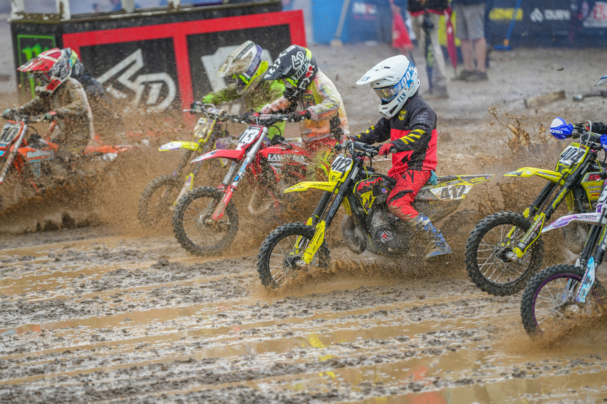 1749505468_565425bac5898275ec40