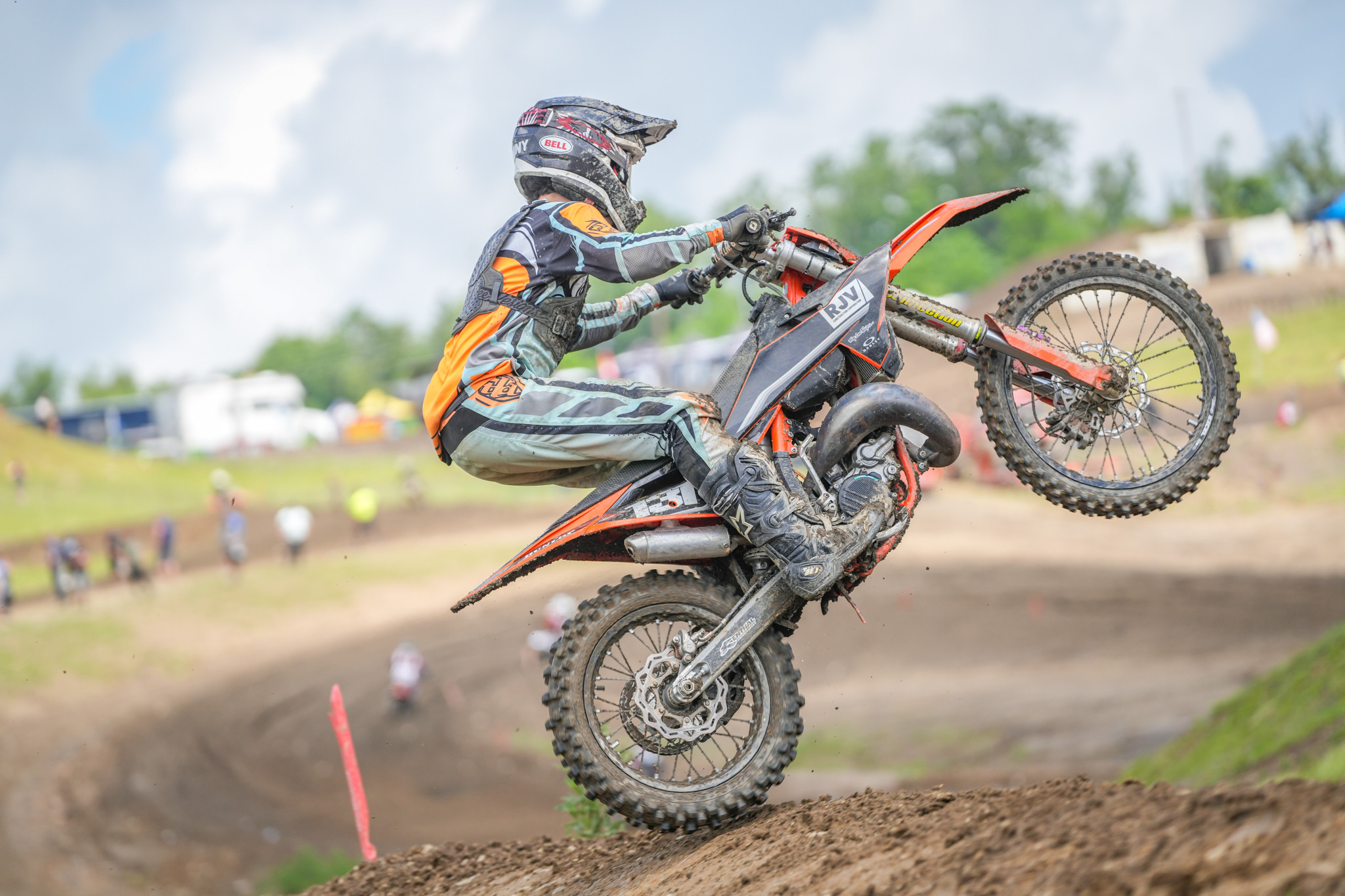 1749505774_b8ec1933ad6b4e4677ae