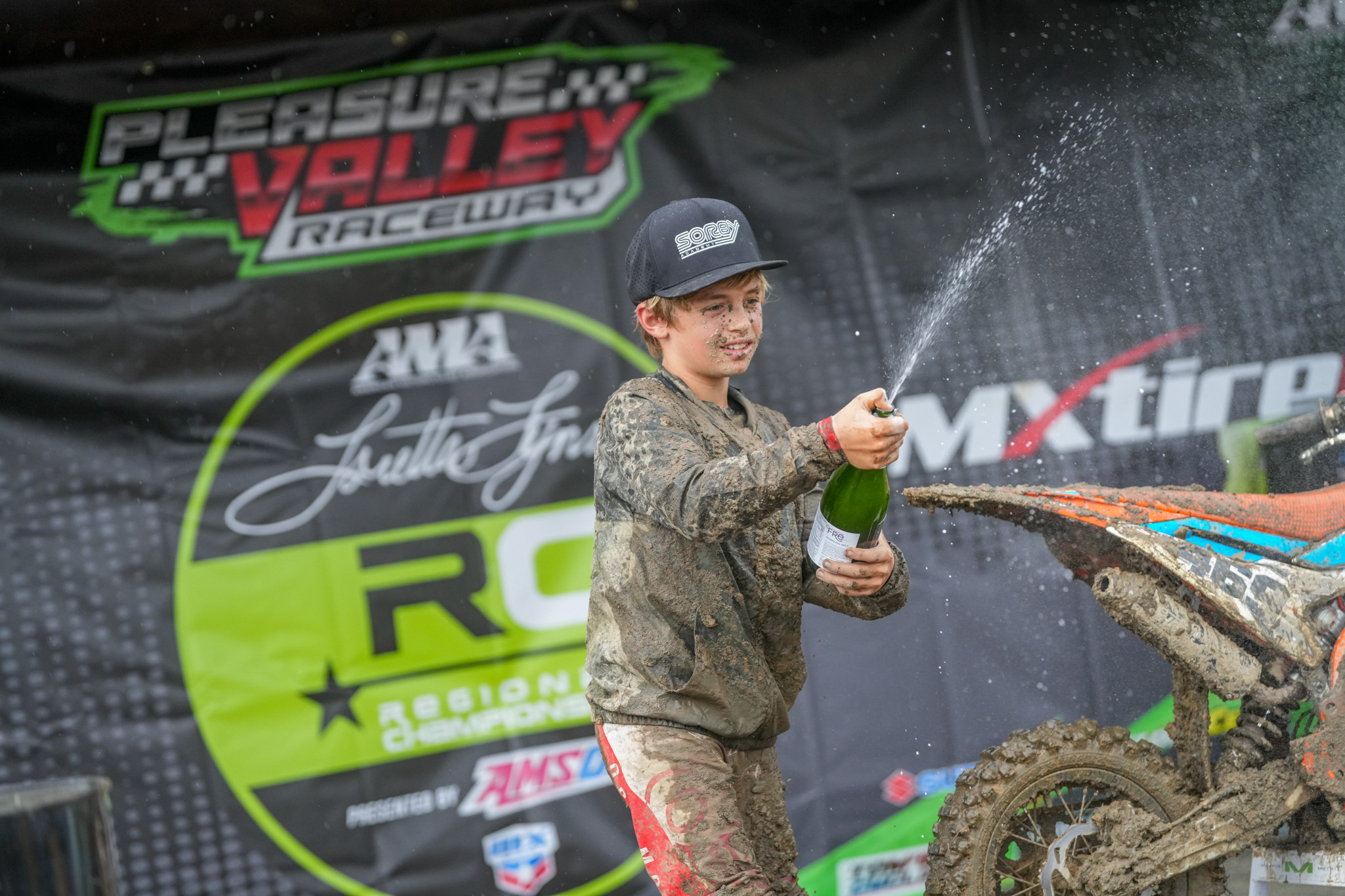 1749505781_6dd693399d7ae7e37aa5