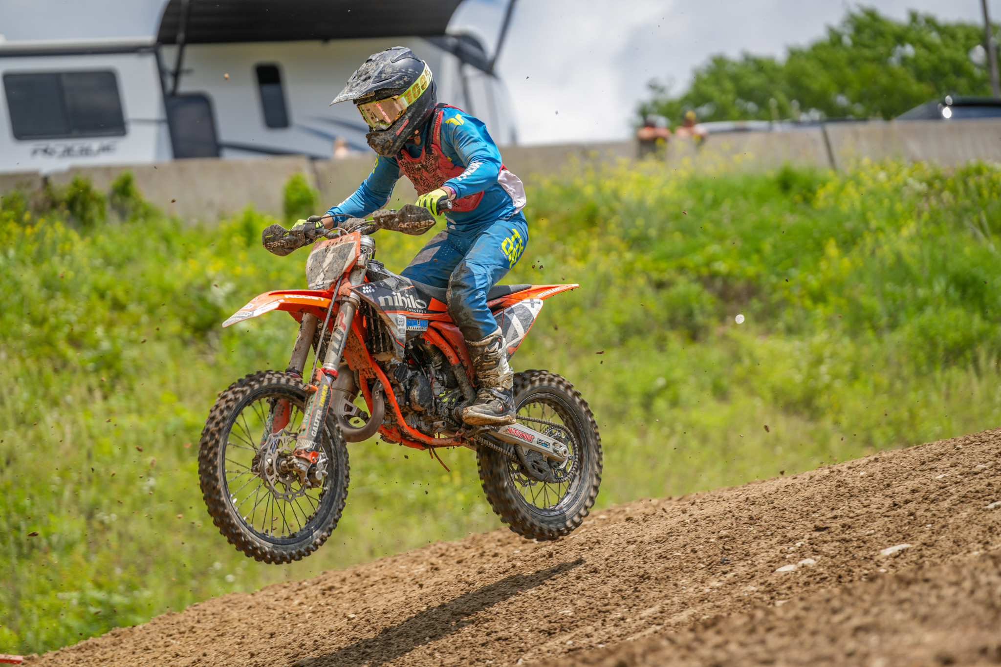 1749505784_1ee8de75bbdd3d3d835c