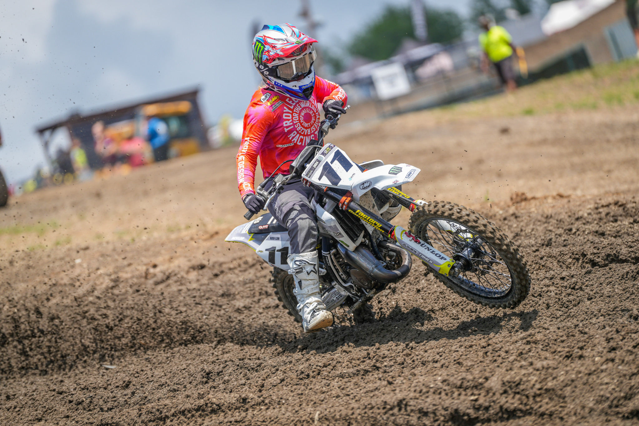 1749505786_bc76d108de555db9e339