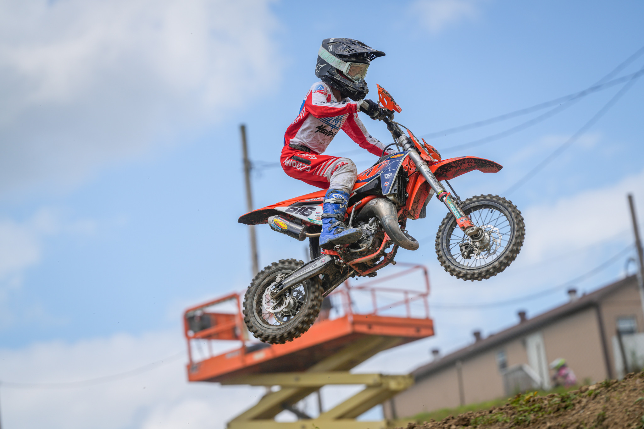 1749505907_fb9d6c74d0b3d3b5eef6