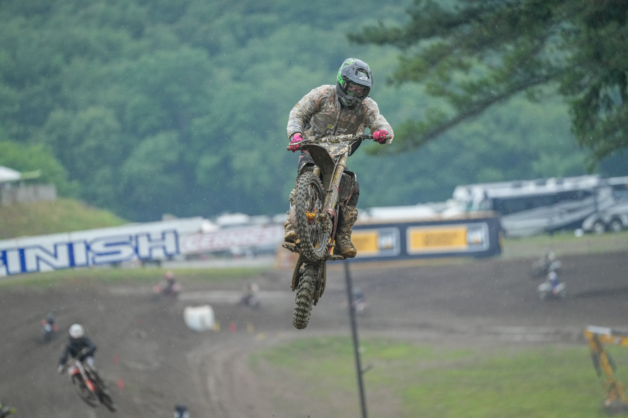 1749505910_aa9447ee99f1cf407aa3