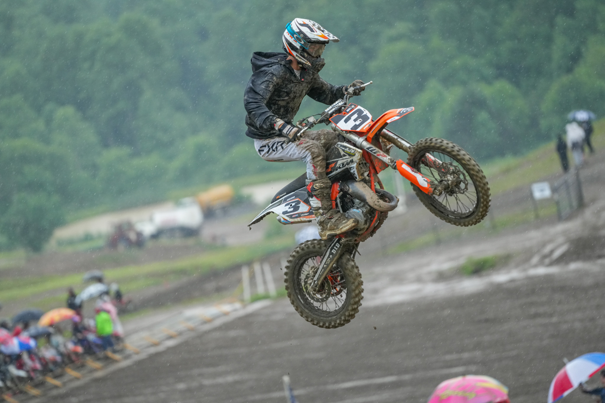 1749505911_f26d80e837eac4d56acb