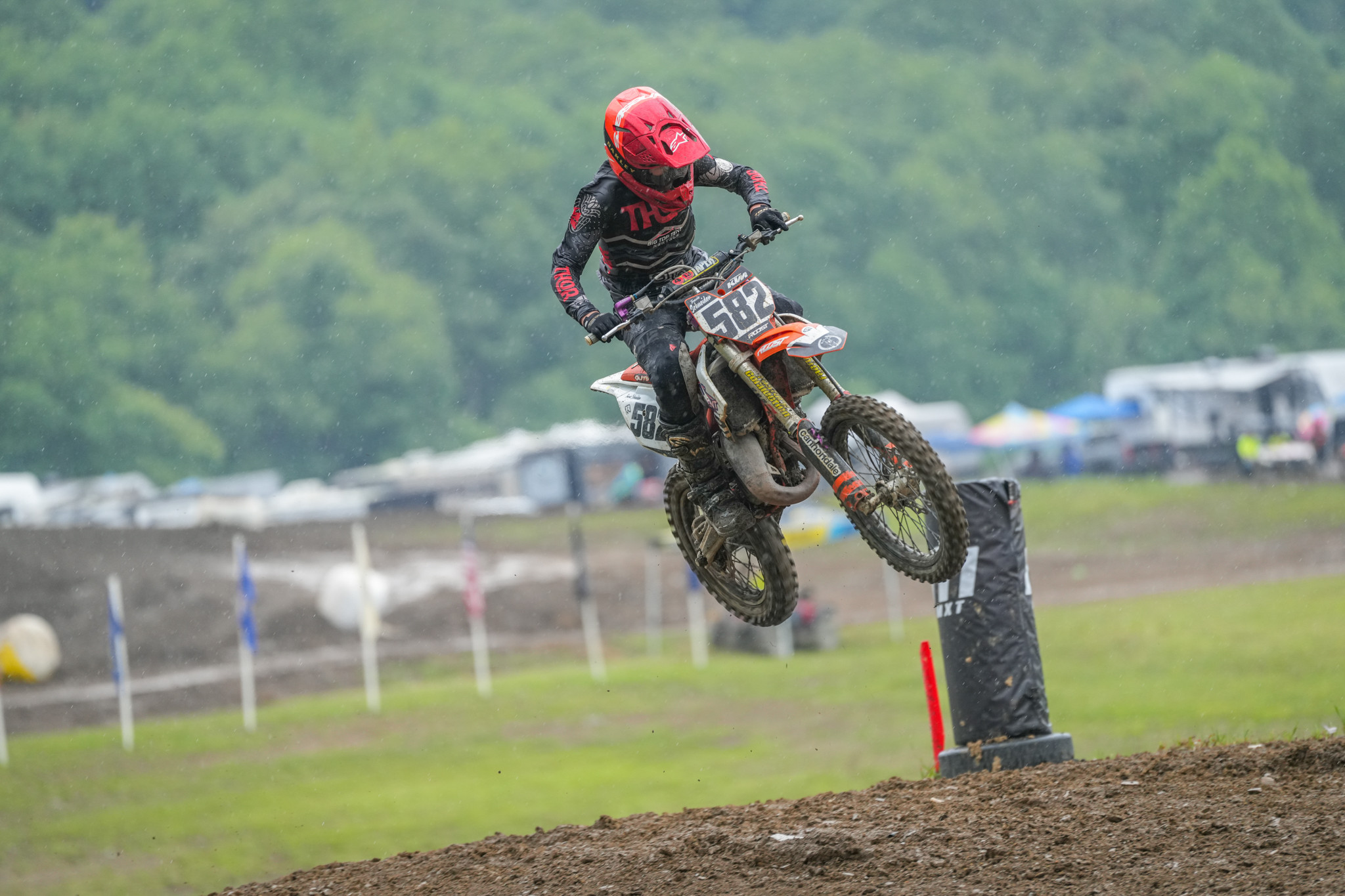 1749505914_51d72af6fceeaeb9d5d2