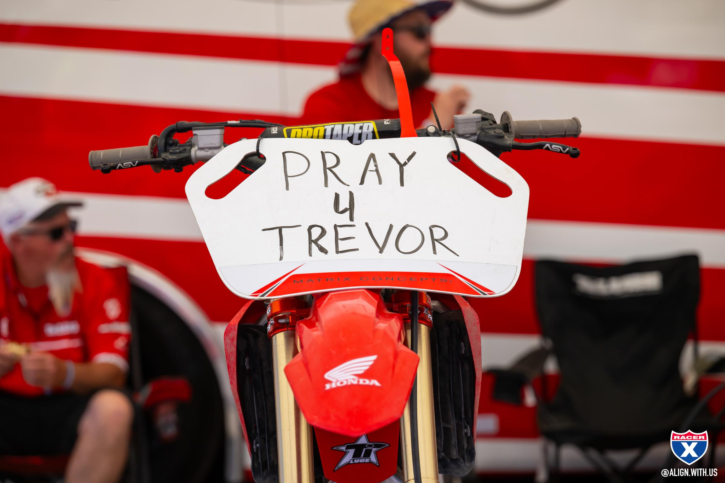 1749566993_cf1deab8b44803f45beb