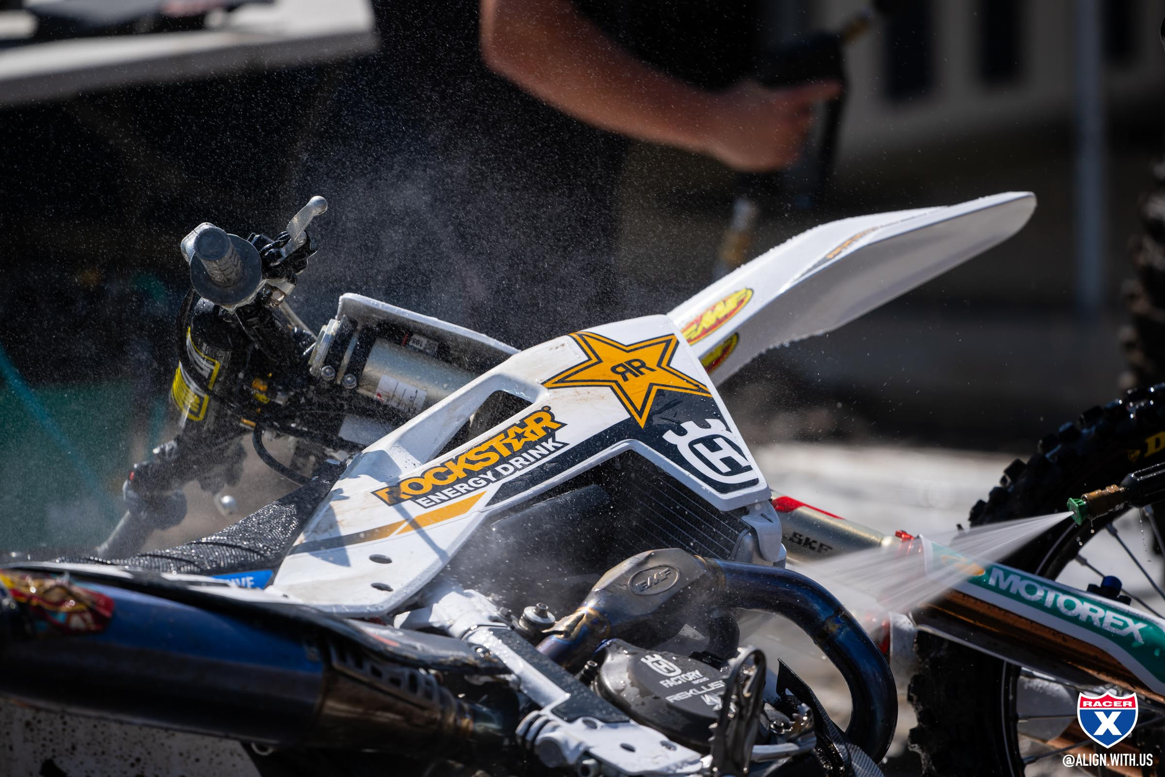 1749567116_99afc79a9a2ad9db17b1