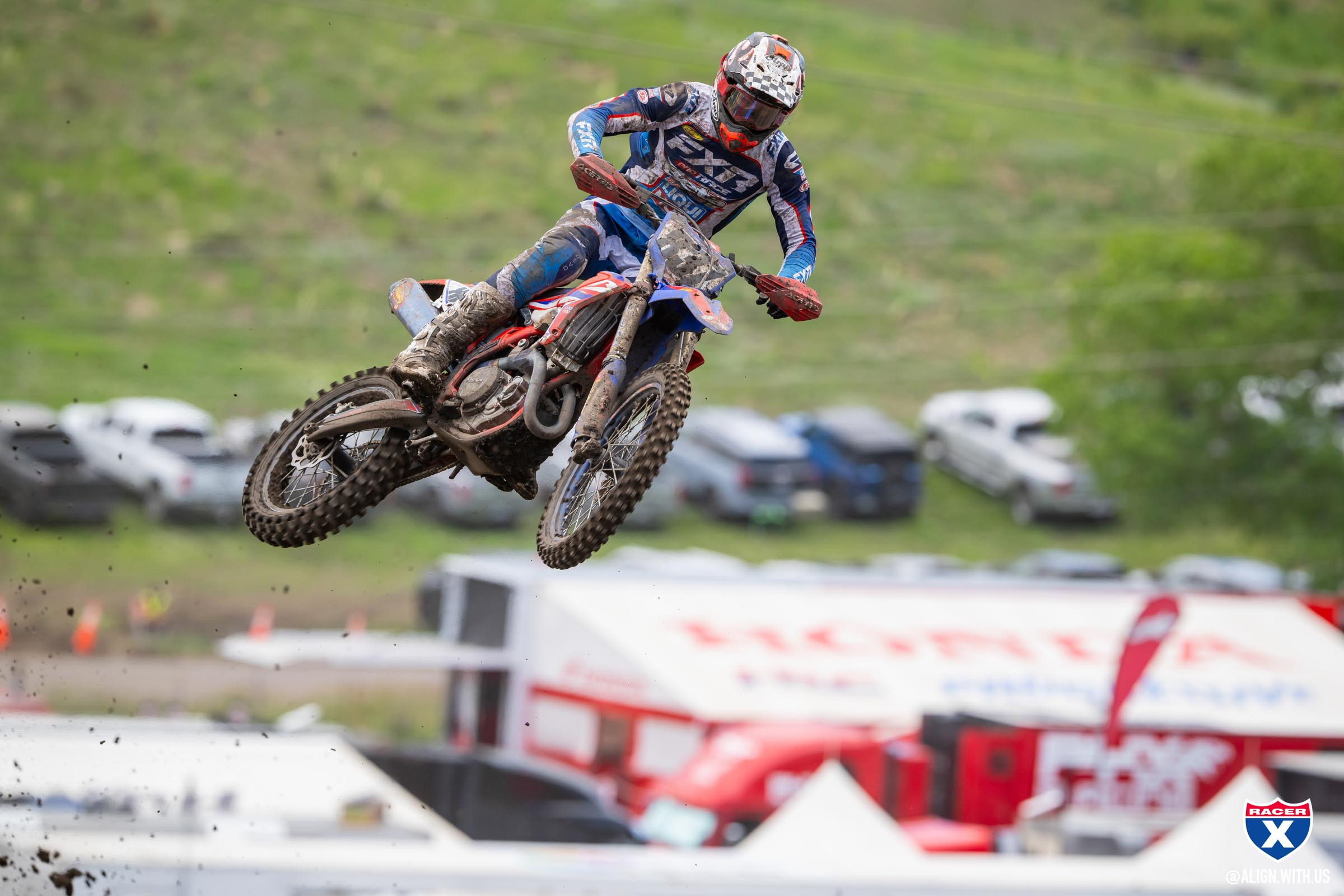 1749567733_43cd27aef4a821c7bb3c