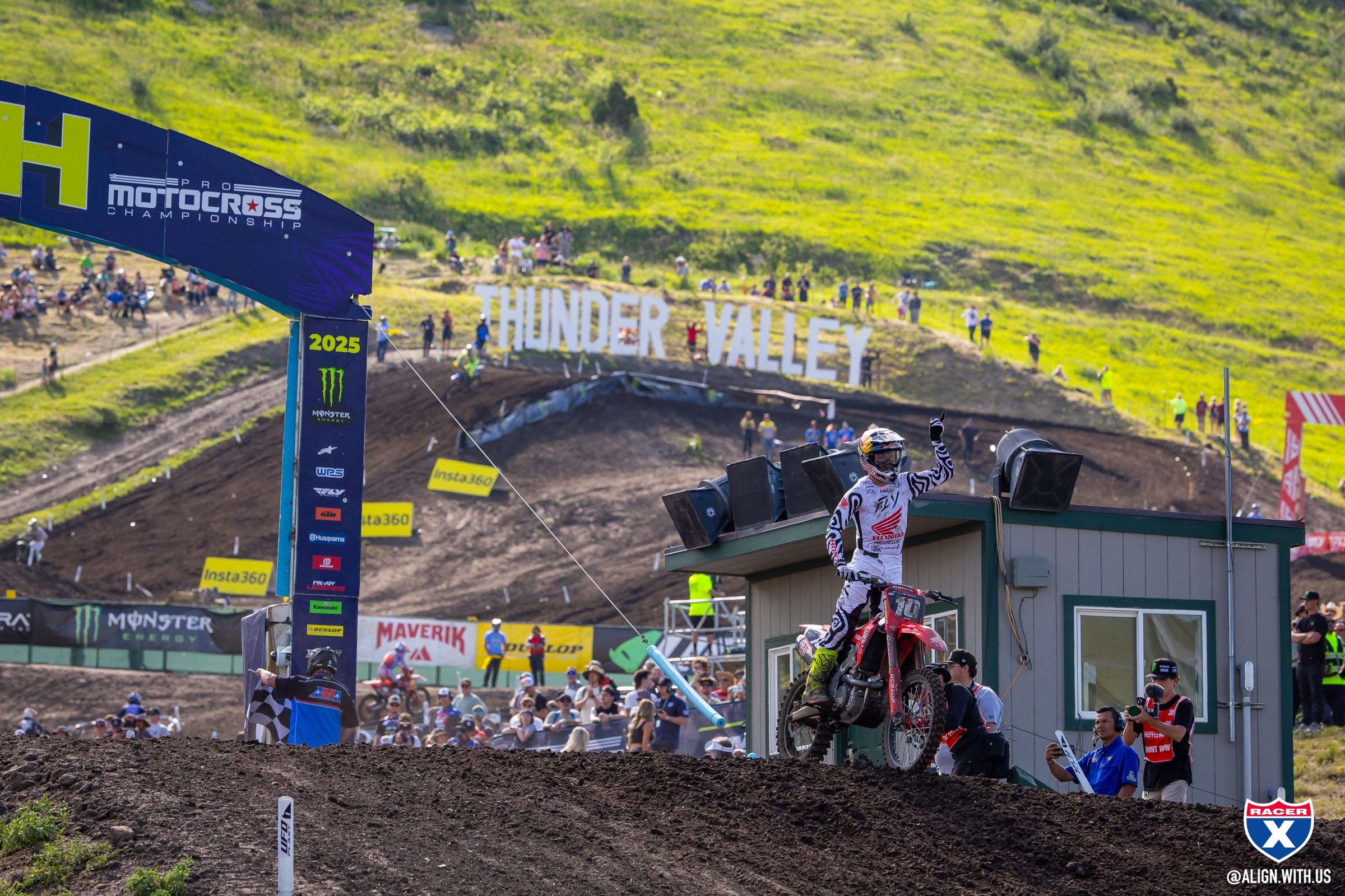 1749567939_400a96c13b035970336f