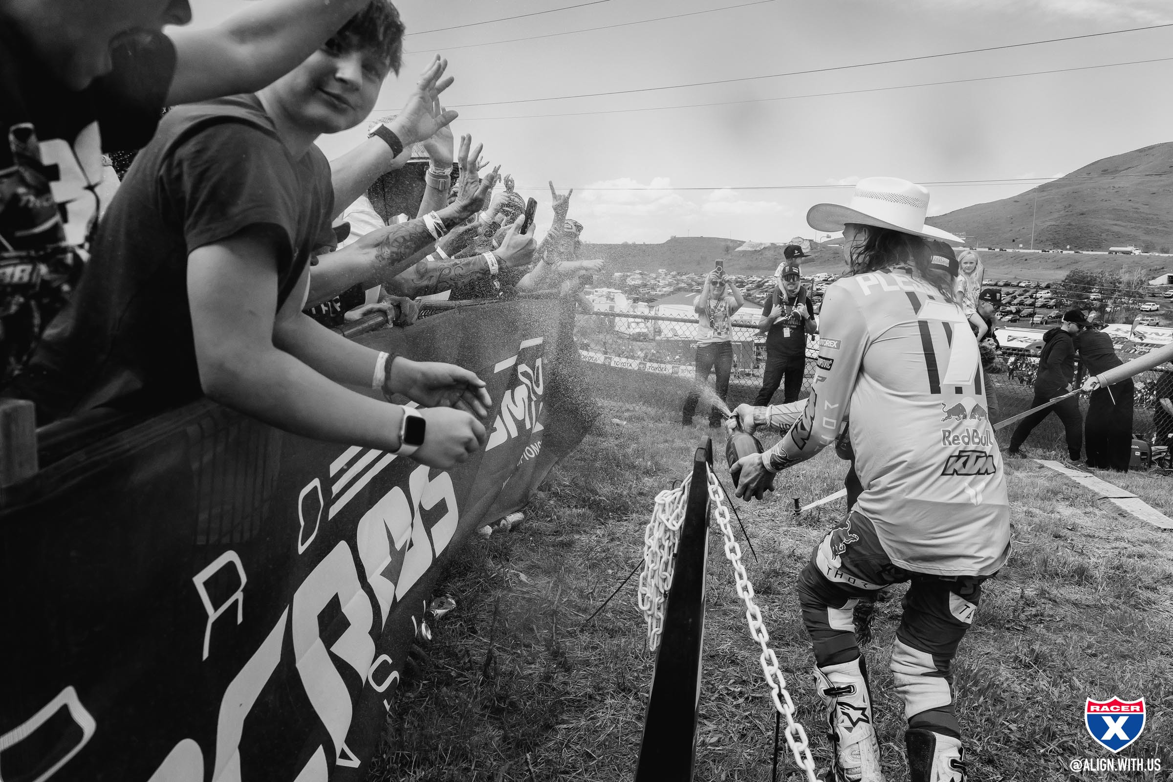 1749567939_76dc64df4f2a32cbce3e