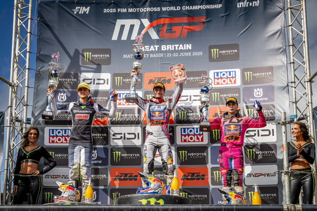 MX2 podium