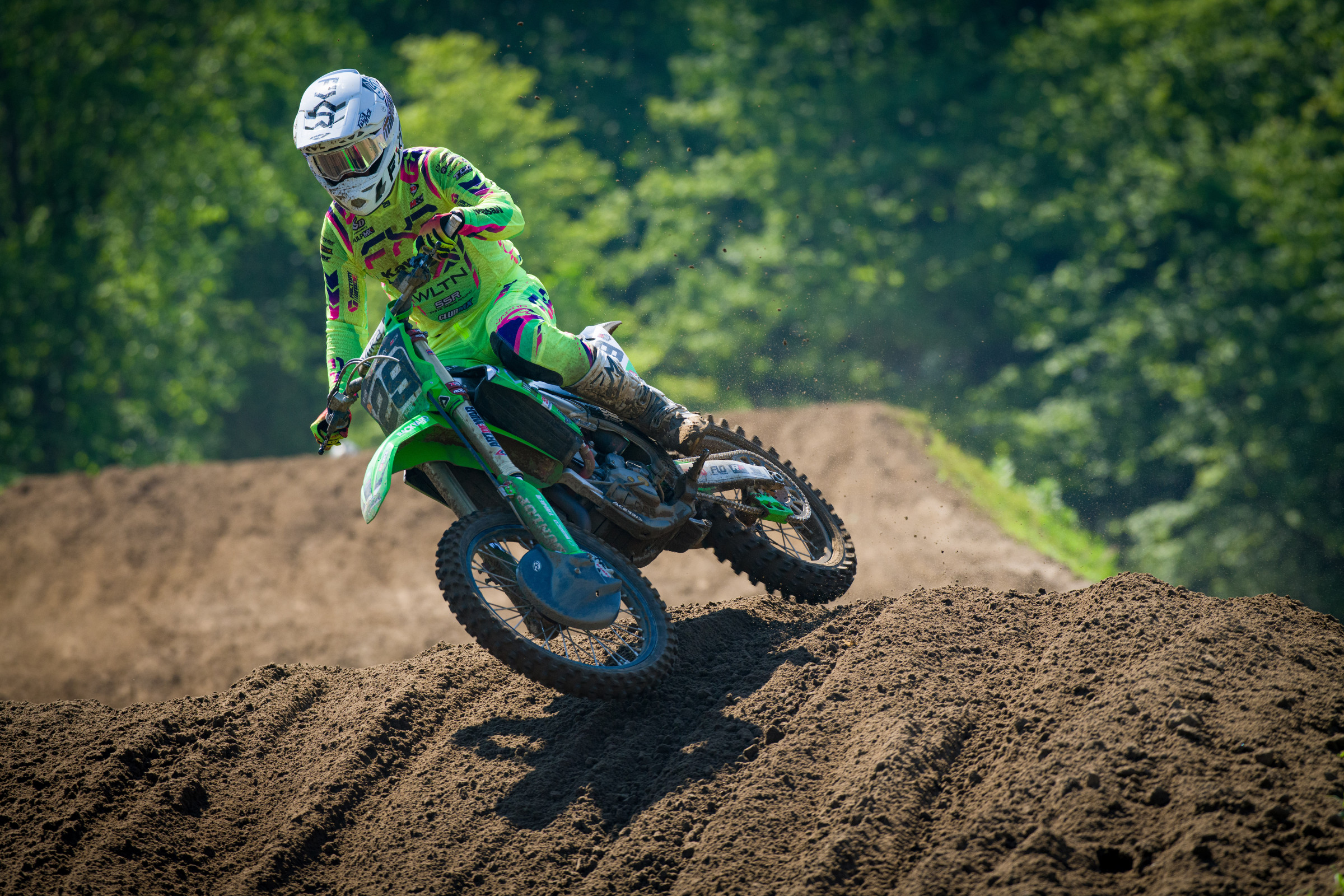 Phil Nicoletti is tied for the MX1 lead in Canada!