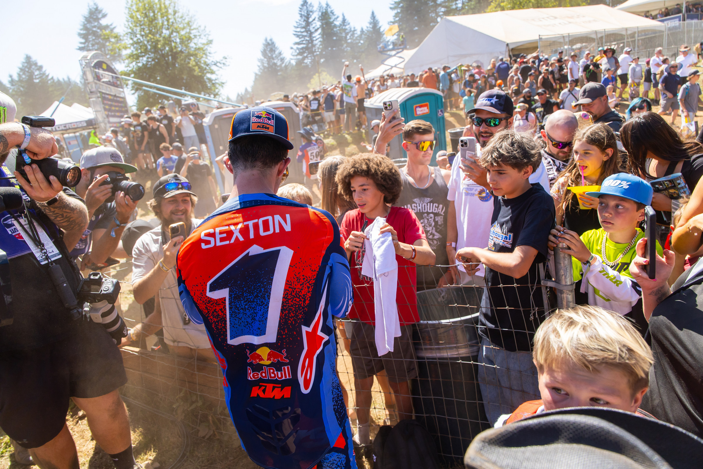 Chase Sexton Finds His Groove, and Jo Shimoda Hammers Down