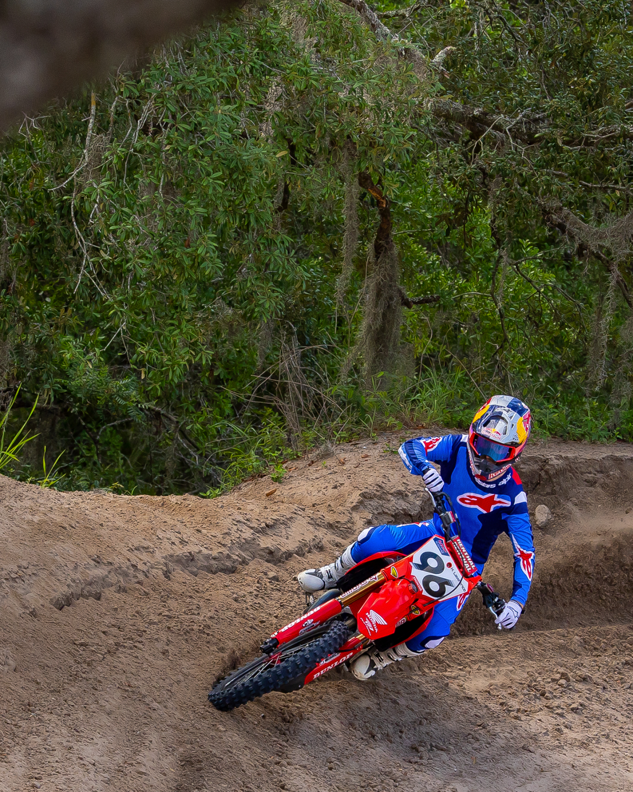 Fluid_Grit_Hunter_1440x1800_12