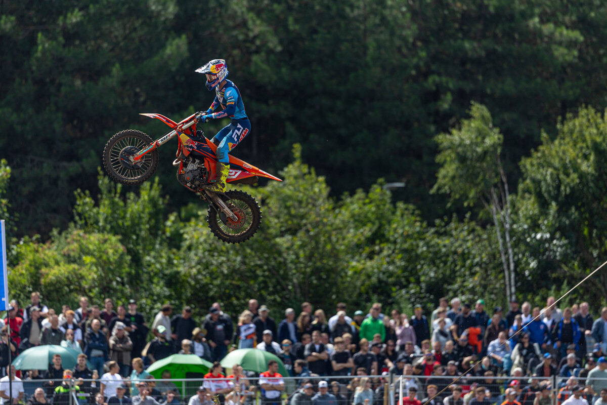 Simon Laengenfelder maintains the MX2 lead.